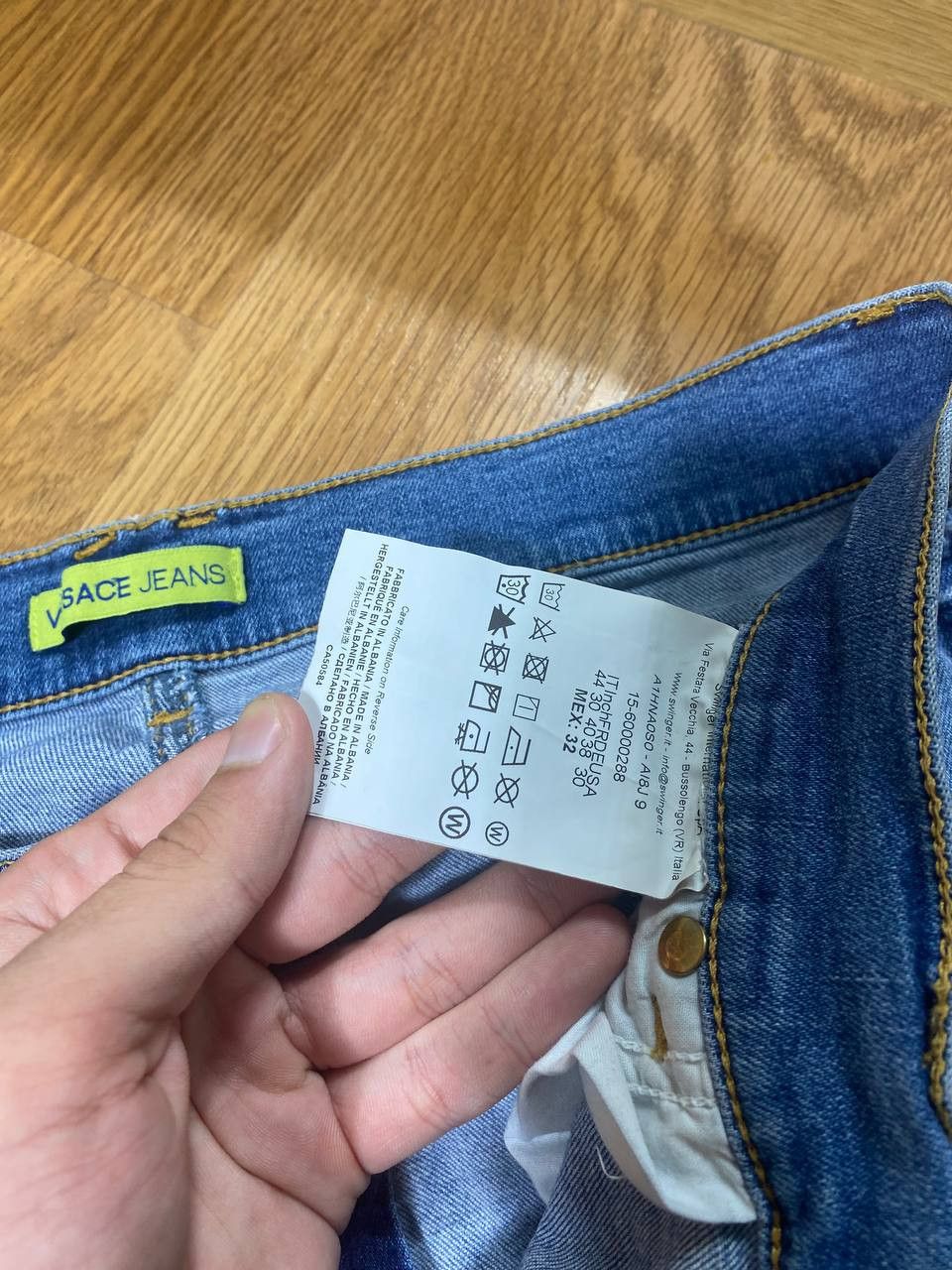Versace Jeans Couture Versace jeans Couture vintage mens blue jeans pants Size US 32 / EU 48 - 19 Thumbnail