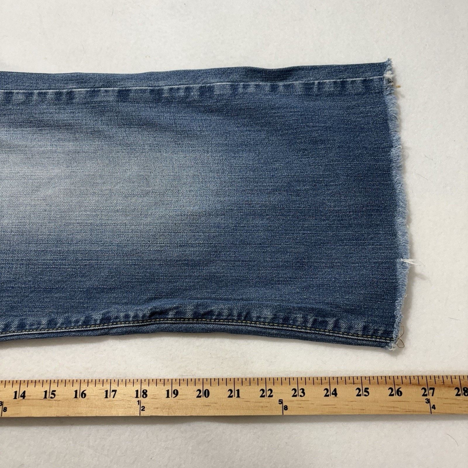 Lucky Brand Vintage Lucky Brand Gene Montesano 33x26 Boot Cut Blue Jeans Size US 33 - 18 Thumbnail