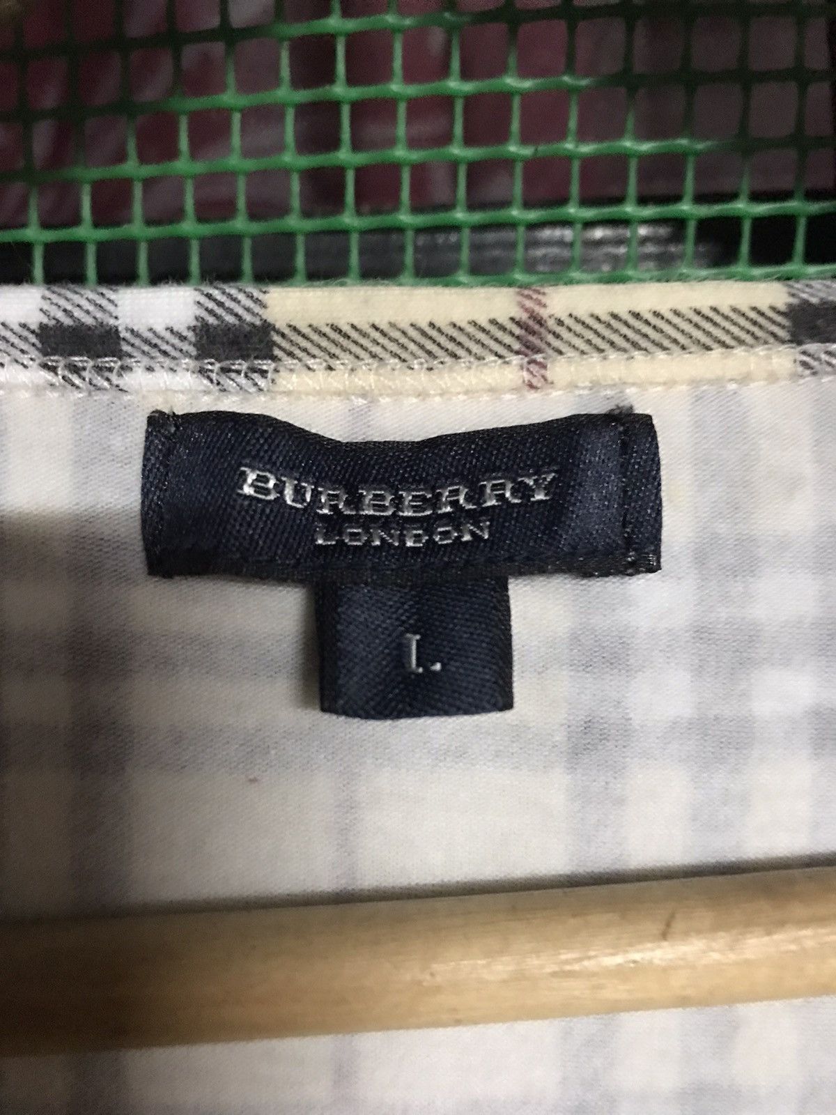 Burberry Burberry London Tee V neck Size S / US 4 / IT 40 - 8 Thumbnail