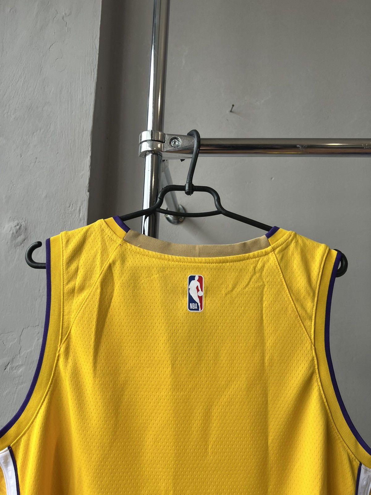 Nike NWT 2019 LOS ANGELES LAKERS NIKE BASKETBALL CITY JERSEY Size US L / EU 52-54 / 3 - 18 Thumbnail