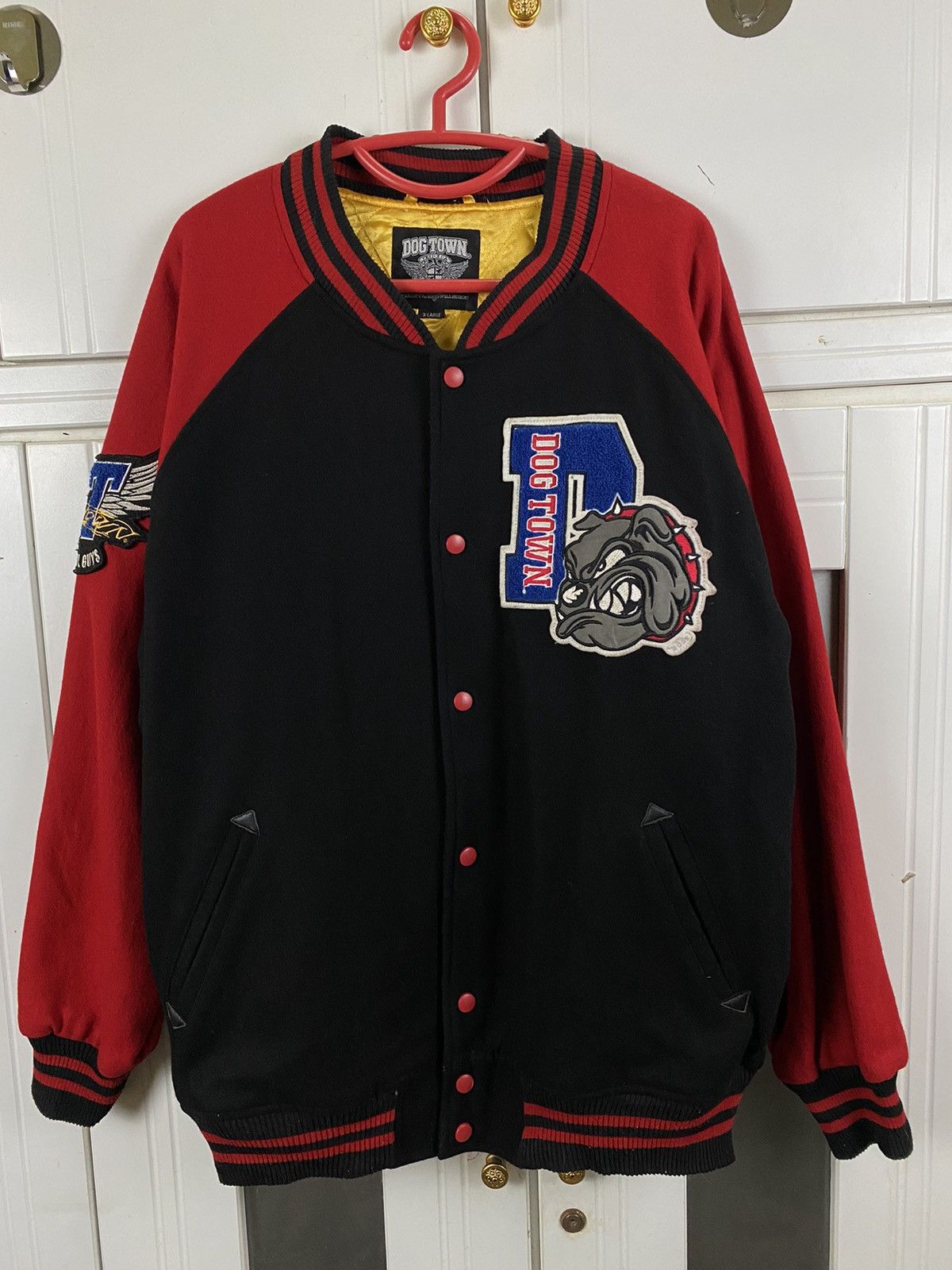 Dogtown ✅️DOG TOWN SKATEBOARD VARSITY BIG LOGO Size US XL / EU 56 / 4 - 2 Thumbnail