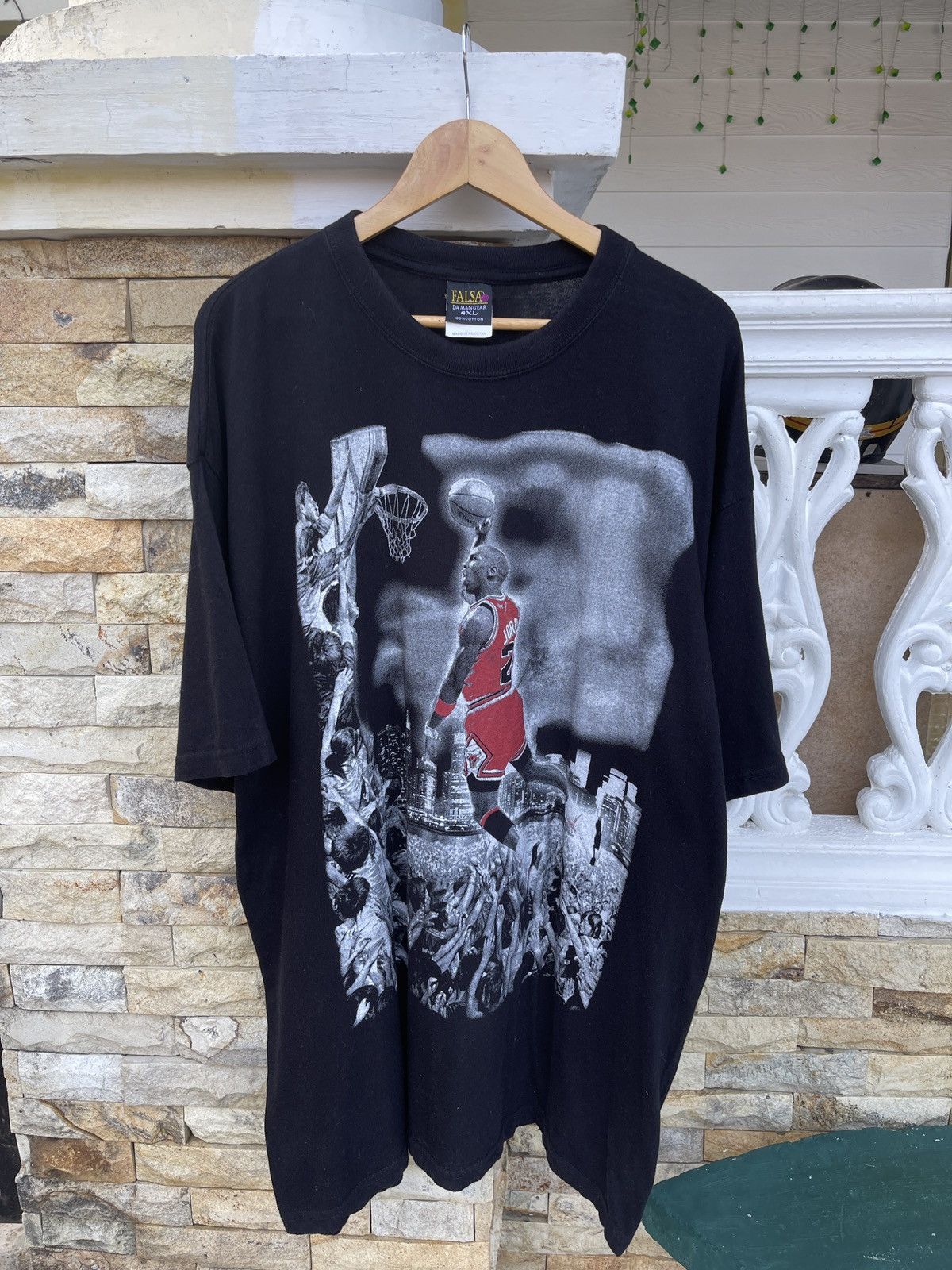 Jordan Brand Rare🔥Vintage Michael Jordan XXL T Shirt Size US XXL / EU 58 / 5 - 1 Thumbnail