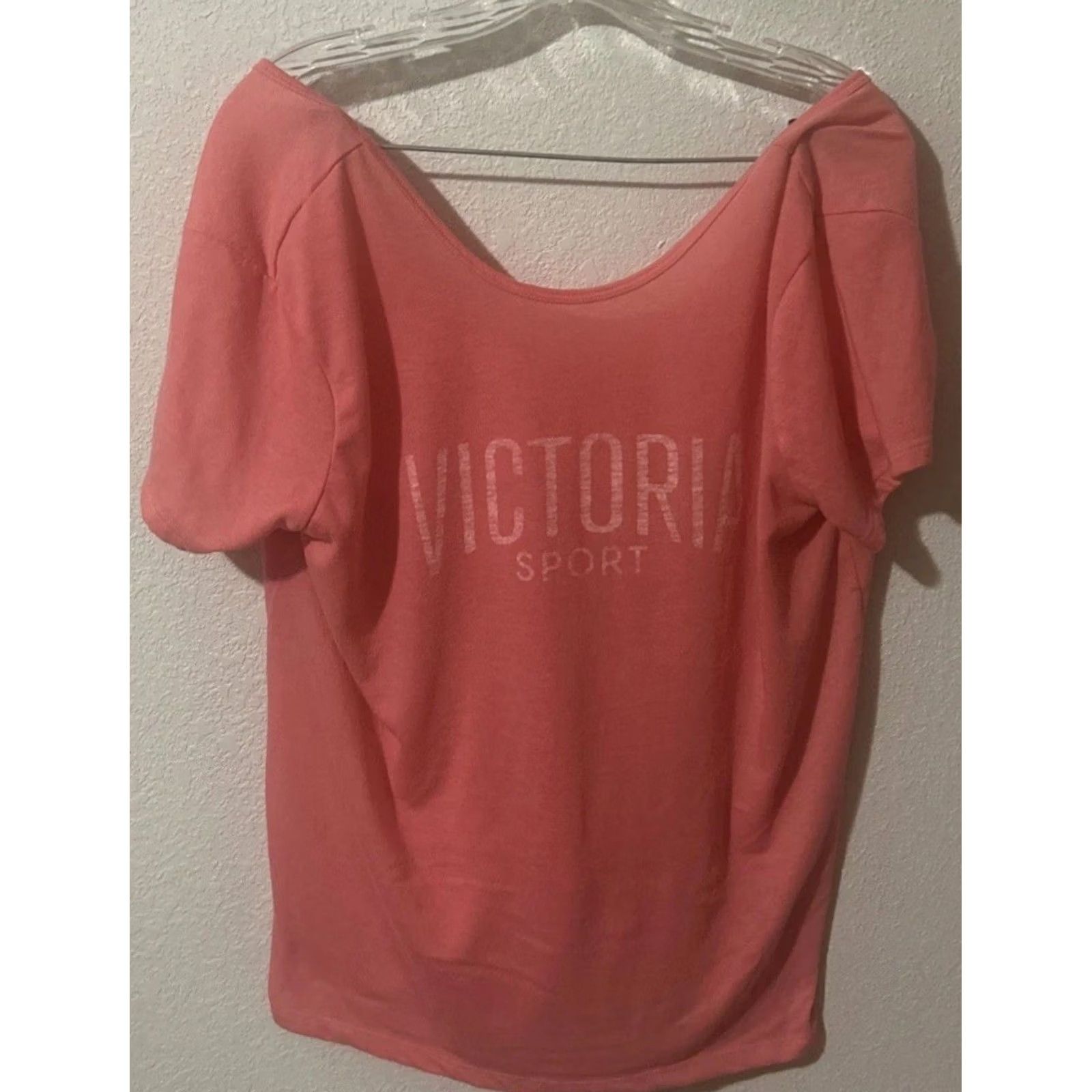 Victoria's Secret VINTAGE Victoria's Secret Pink Shirt Top Sz Large Low-Back S/S 885 Women Cotton Polyester Pink T-Shirt Sports Casual Modern Basic Menstrual? Size L / US 10 / IT 46 - 2 Thumbnail