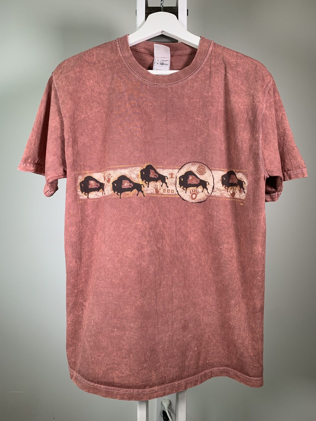Vintage Vintage Bison Cave Drawing Art Souvenir T Shirt Overdye y2k Size US M / EU 48-50 / 2 - 1 Thumbnail