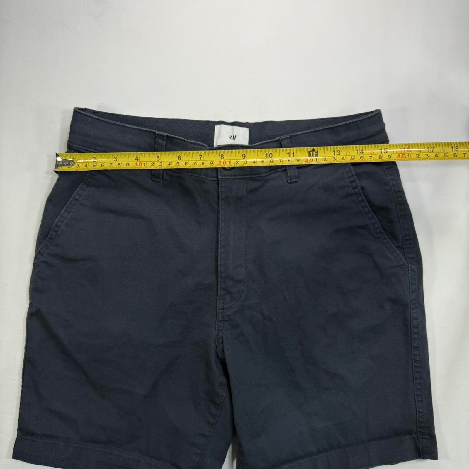 H&M Men’s Navy Blue / Black H&M Chino Shorts sz S Size US 30 / EU 46 - 3 Thumbnail