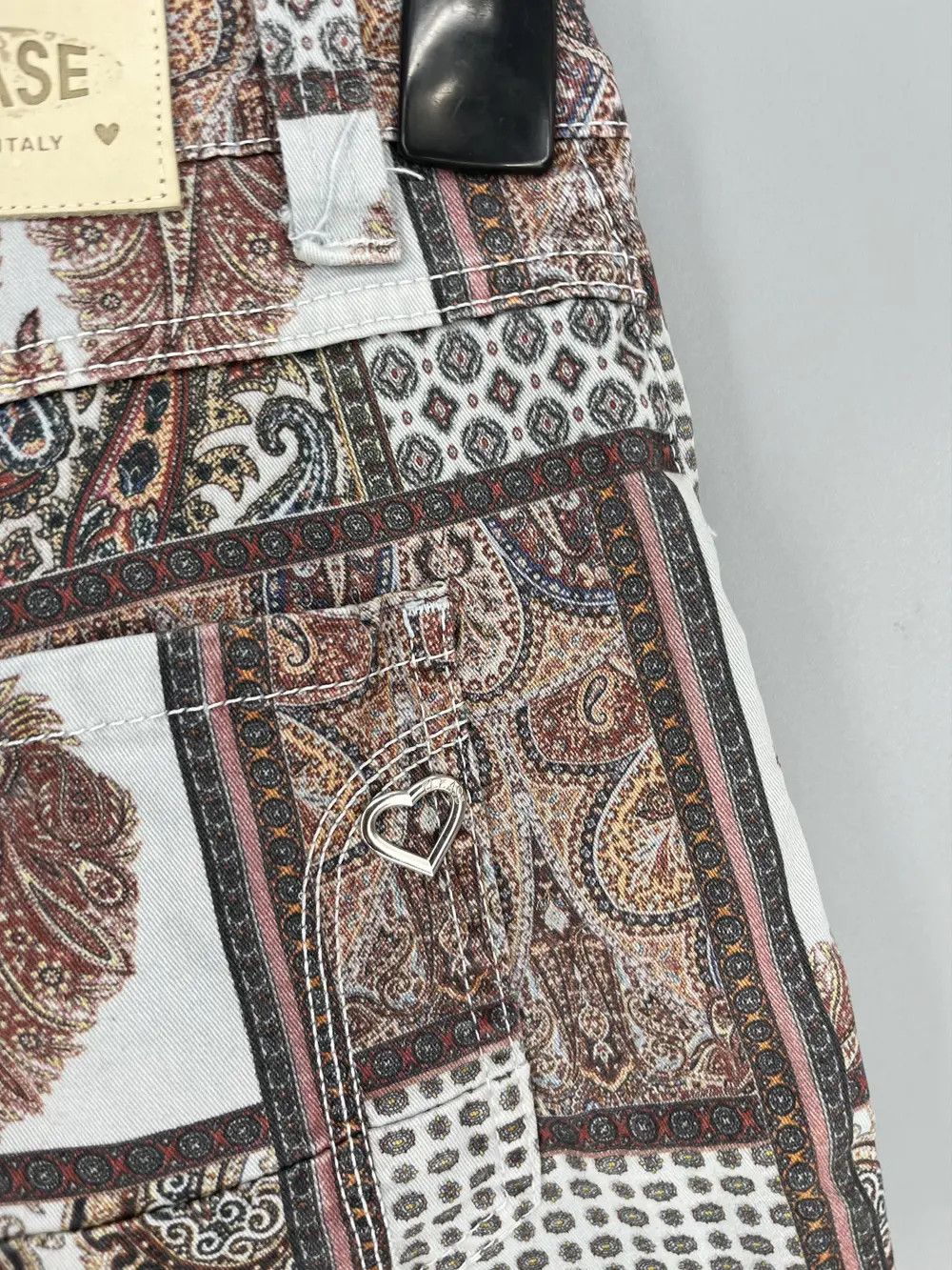 Vintage Vintage Y2K Please Shorts Size Medium bandana style Size US 30 / EU 46 - 11 Thumbnail