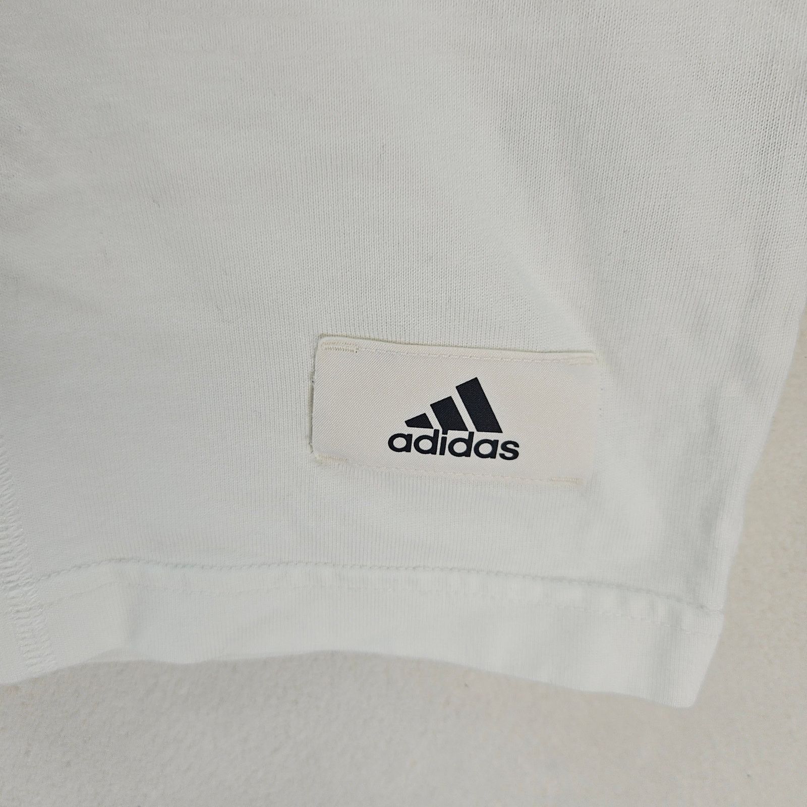 Adidas ADIDAS SPORTSWEAR UNISEX ASIA MEDIUM TSHIRT WHITE IP4979 Size US M / EU 48-50 / 2 - 3 Thumbnail