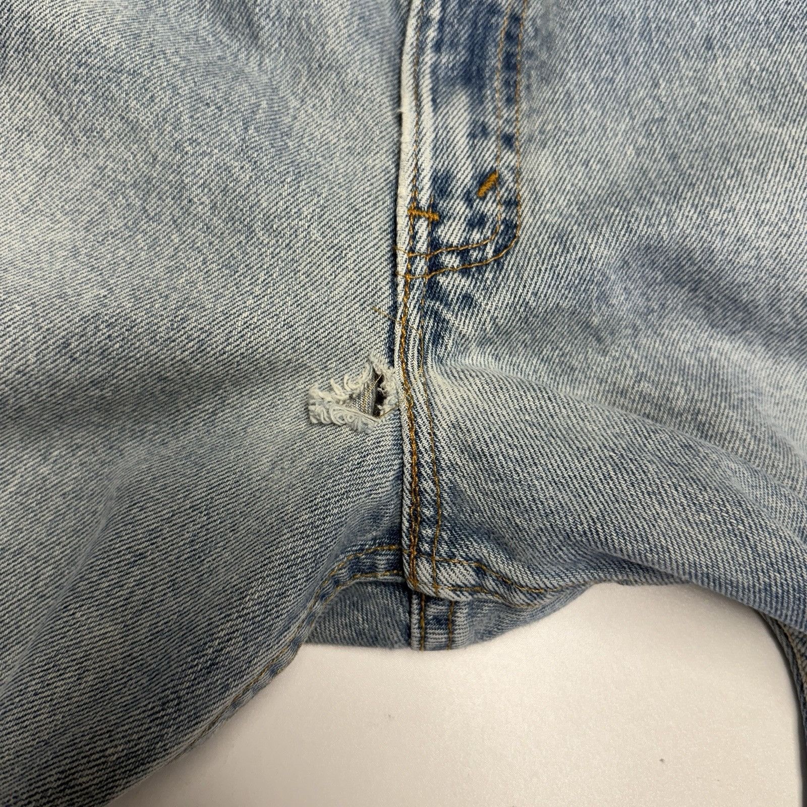 Levi's Vintage Levi's 550 Jeans Mens 31x29 Blue Relaxed USA Size US 31 - 3 Thumbnail