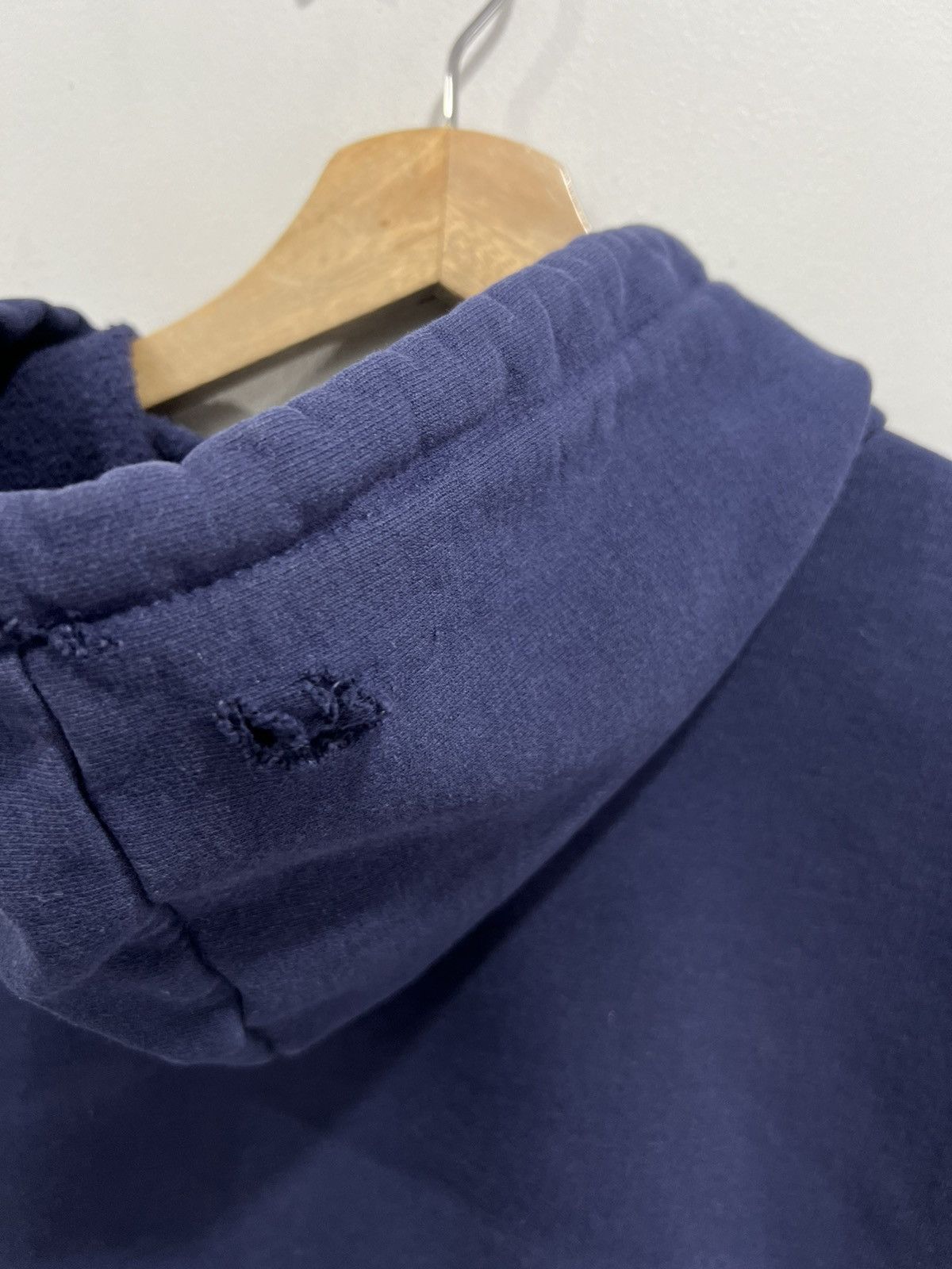 Carhartt Vintage Carhartt Hoodie Sweater Pullover Size US L / EU 52-54 / 3 - 4 Thumbnail