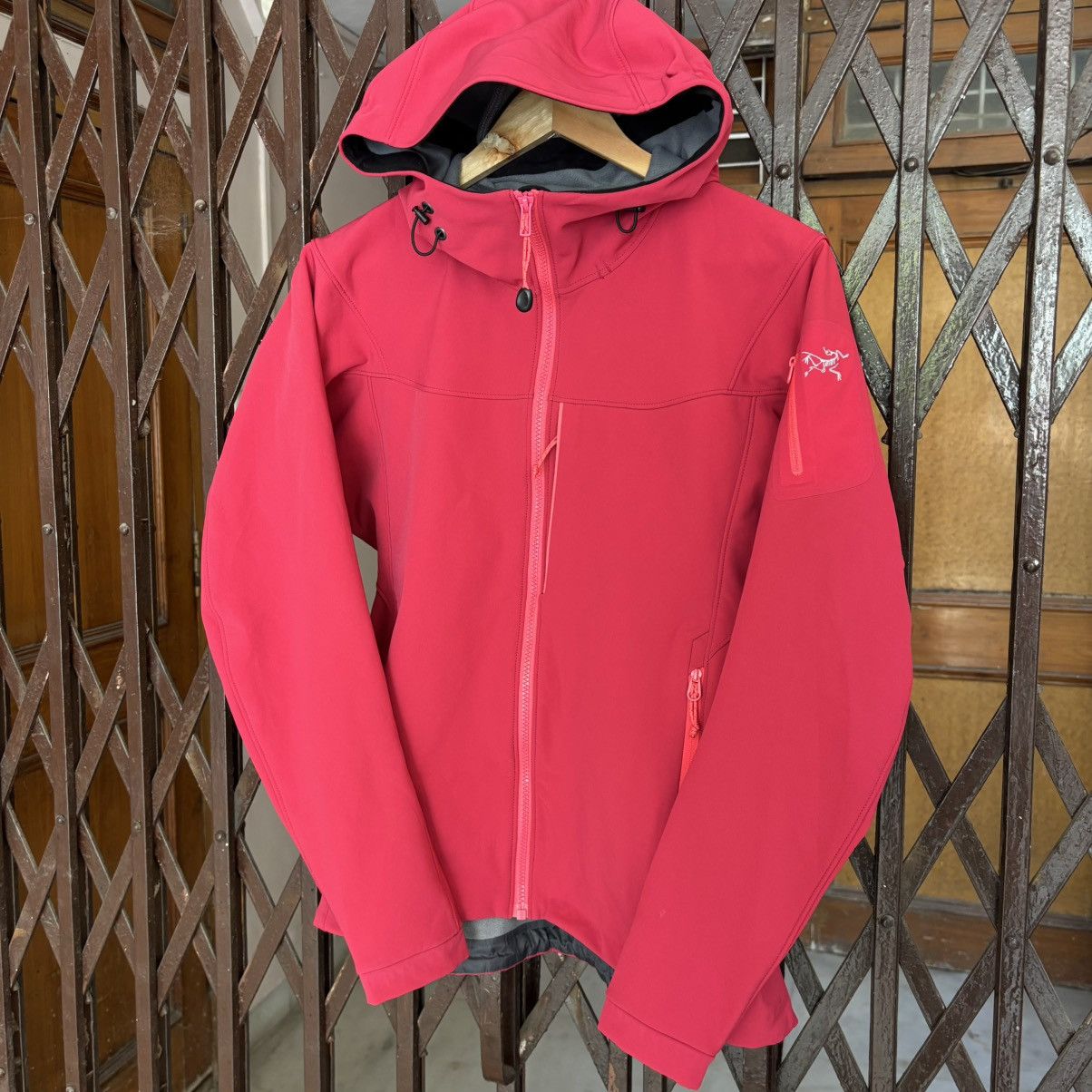 Arc'teryx Vintage Arcteryx Pink Jacket Size M / US 6-8 / IT 42-44 - 2 Thumbnail