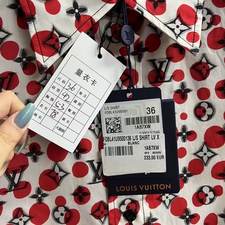 Louis Vuitton Louis Vuitton Long Sleeve Shirt with Red Polka Dot Logo an Size XS / US 0-2 / IT 36-38 - 3 Thumbnail