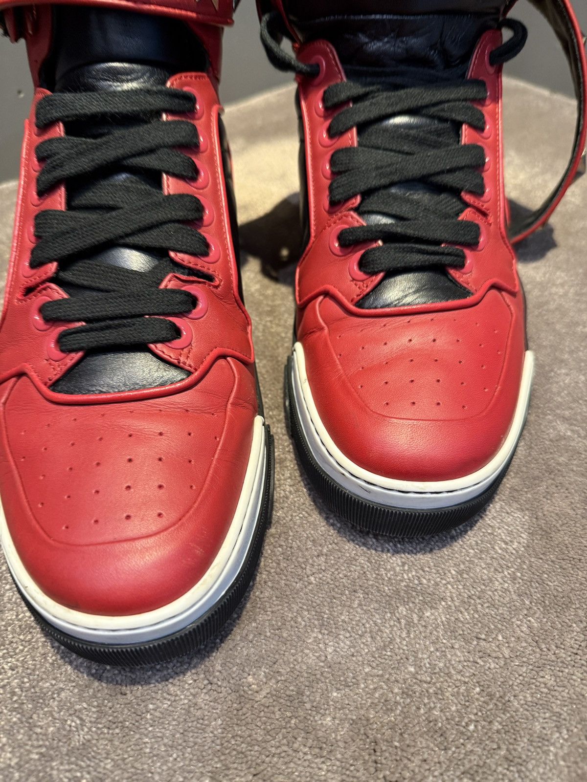 Givenchy GIVENCHY TYSON STAR RED HIGH TOP LEATHER SNEAKERS Size US 10 / EU 43 - 8 Thumbnail