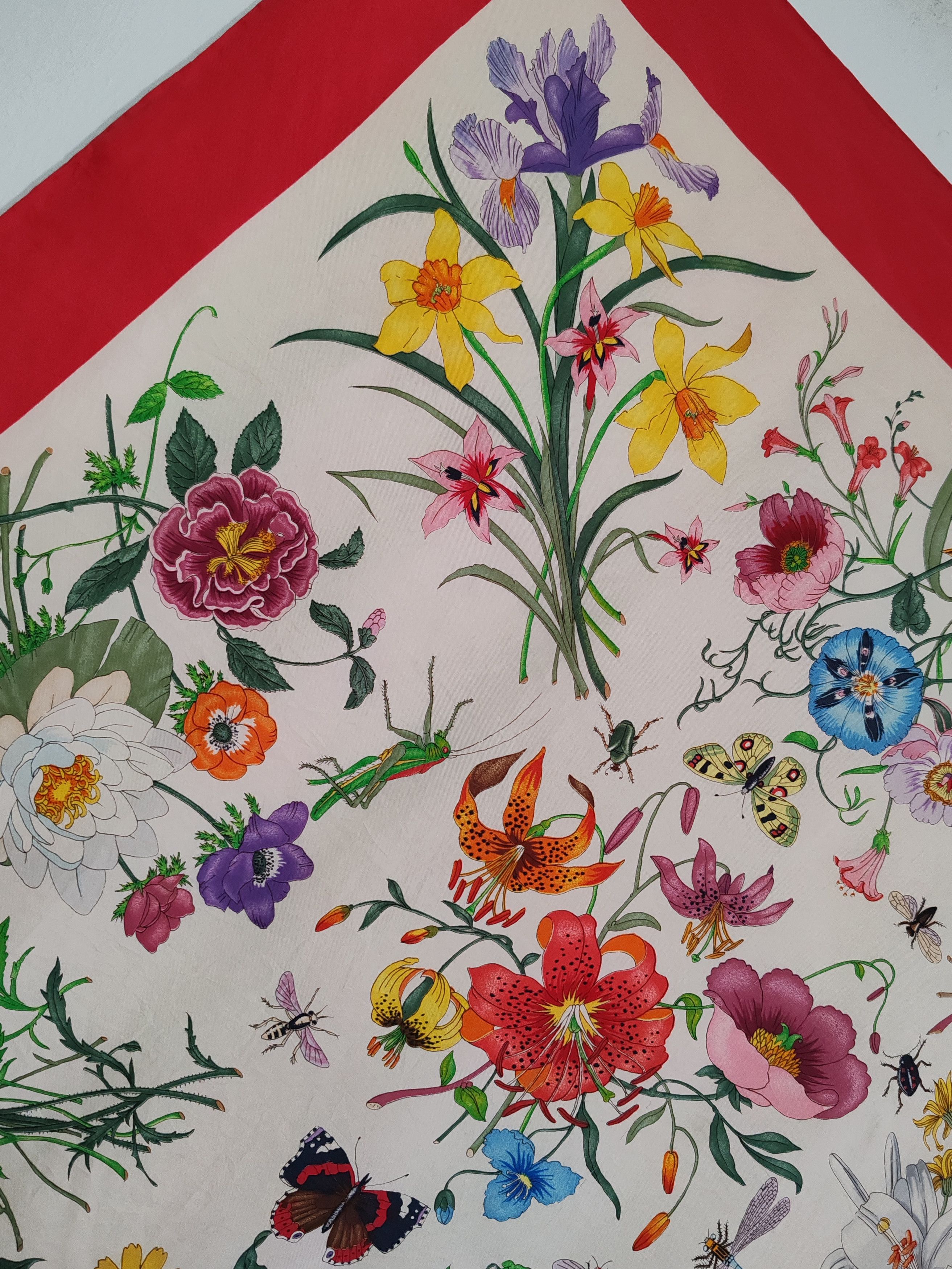 Gucci Gucci V.Accornero floral vintage silk scarf in red frame Size ONE SIZE - 6 Thumbnail