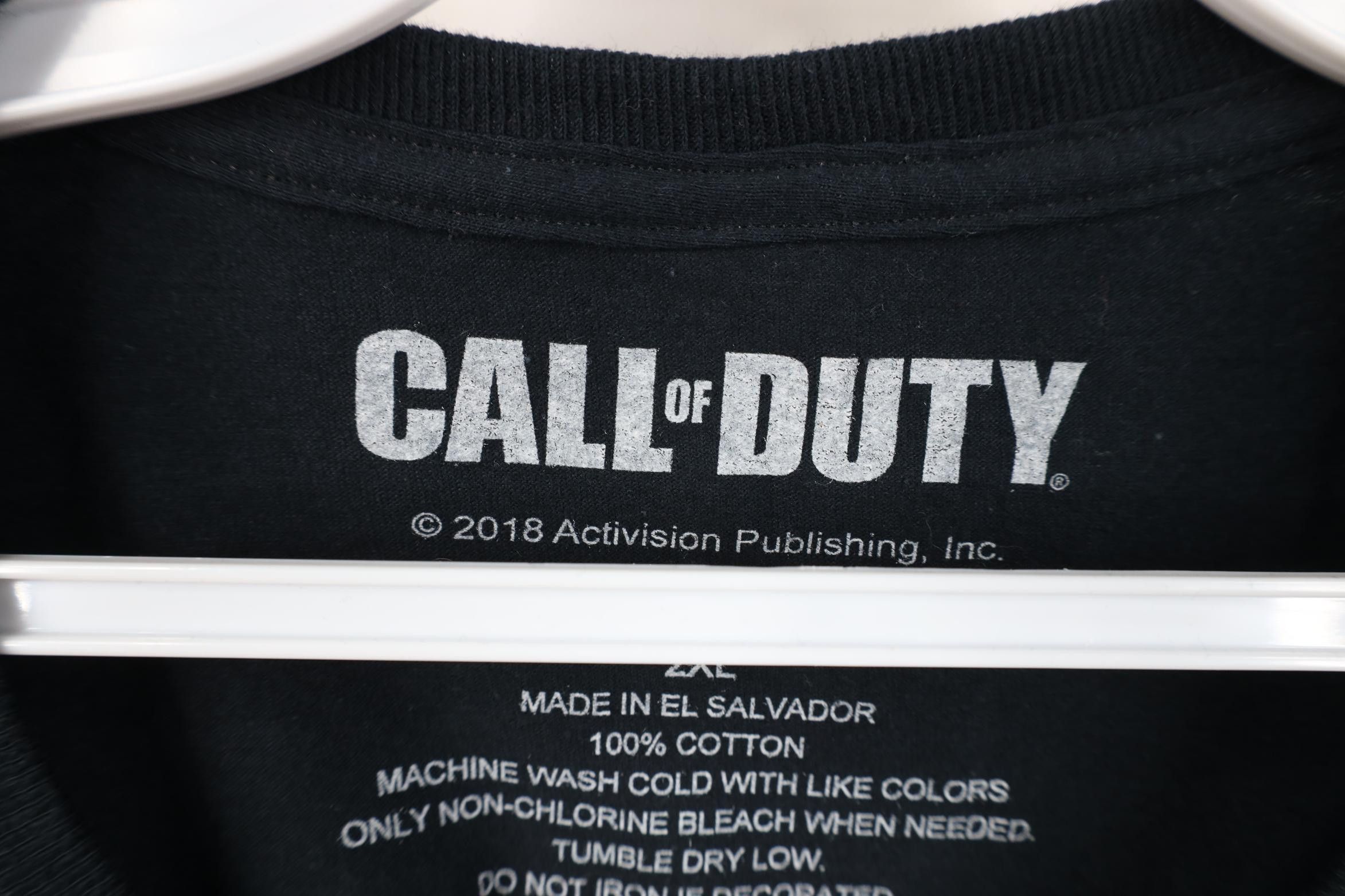Vintage Deadstock Vintage Y2K Call of Duty Shield Video Game T-Shirt Size US XXL / EU 58 / 5 - 9 Thumbnail