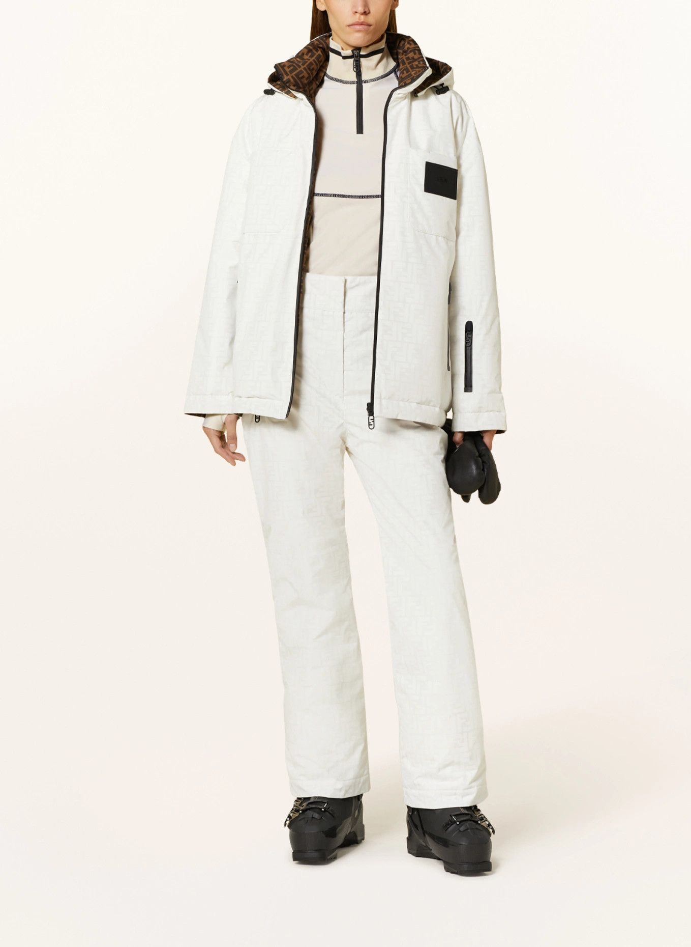Fendi o1y0925 Sweatpant in Cream Size 25" / US 0 / IT 36 - 5 Thumbnail