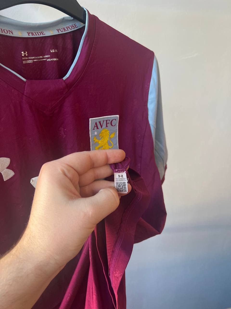 Under Armour 2017/18 ASTON VILLA HOME SOCCER JERSEY FOOTBALL SHIRT SIZE L Size US L / EU 52-54 / 3 - 8 Thumbnail