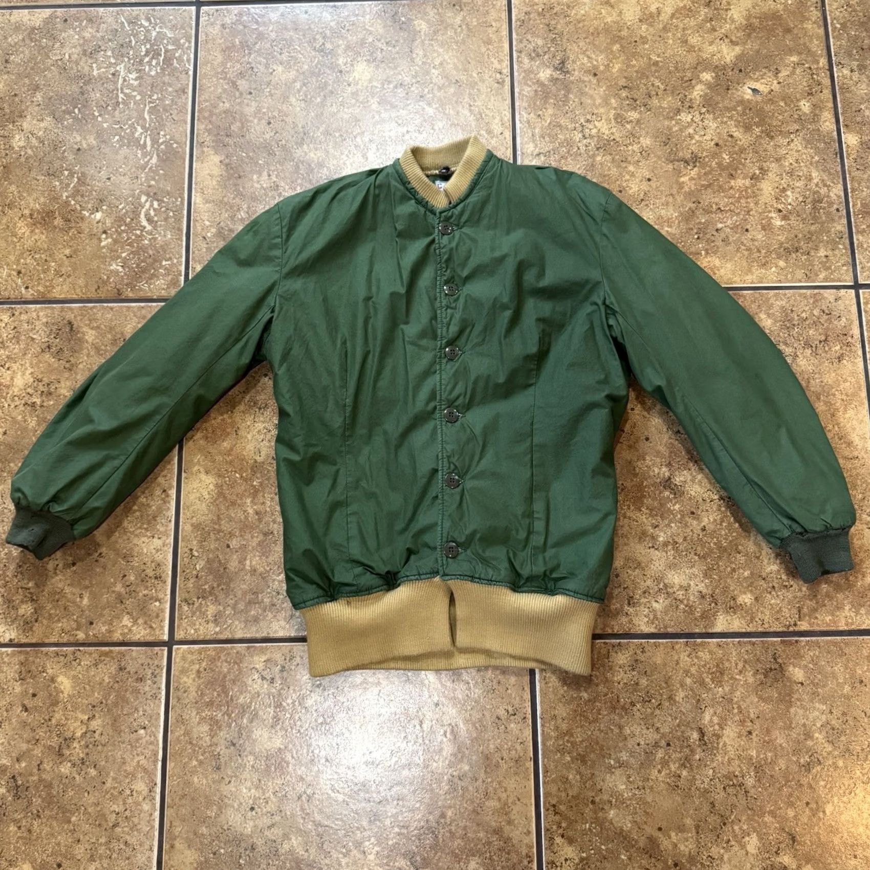 Vintage VINTAGE Army M59 Quilted Liner Jacket Military Green C148 Small Men Jacket 1950s Army Theme Mens Size US S / EU 44-46 / 1 - 3 Thumbnail