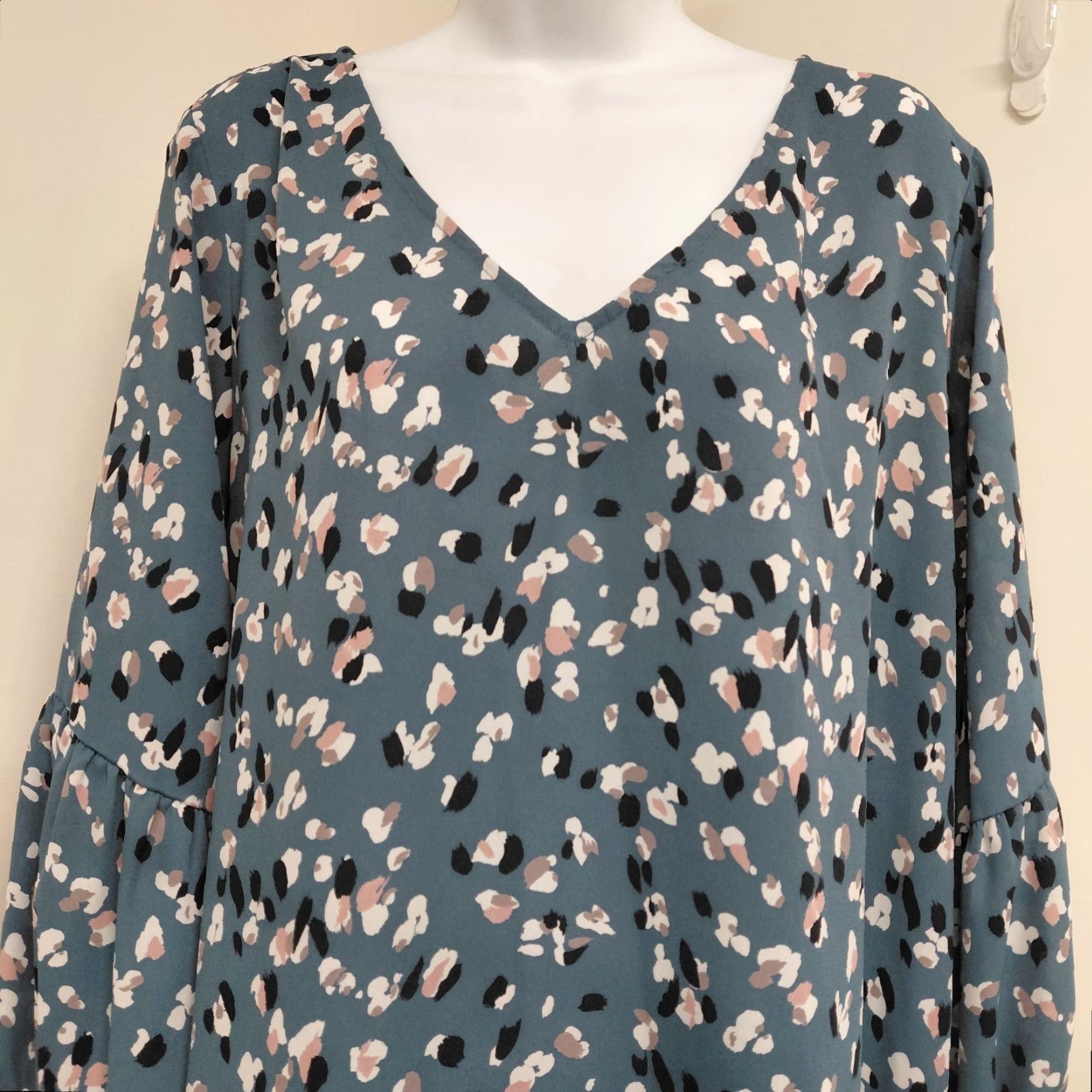 Vintage Collective Concepts Blouse Women's 1X Plus Size Slate Blue Balloon Sleeve Vneck Size XL / US 12-14 / IT 48-50 - 6 Thumbnail