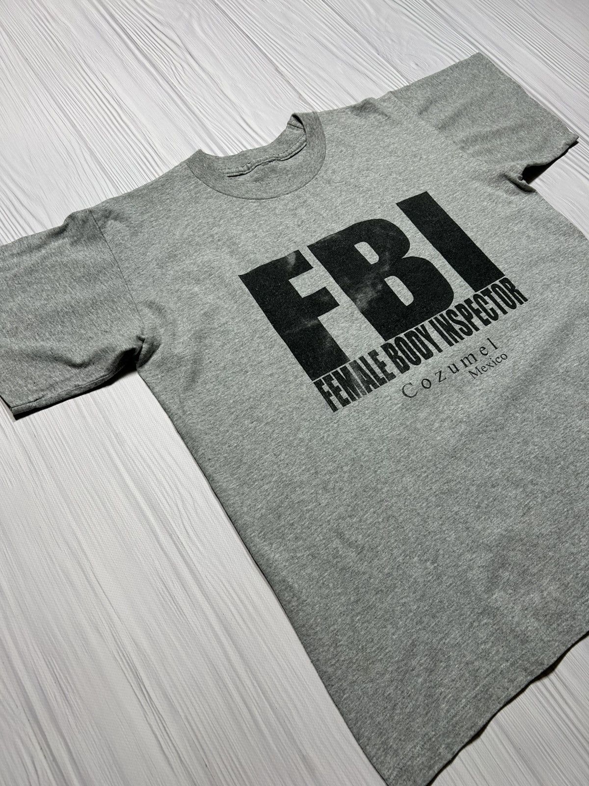 Vintage Vintage Y2K FBI Female Body Inspector Humor Boxy T-Shirt Size US L / EU 52-54 / 3 - 3 Thumbnail