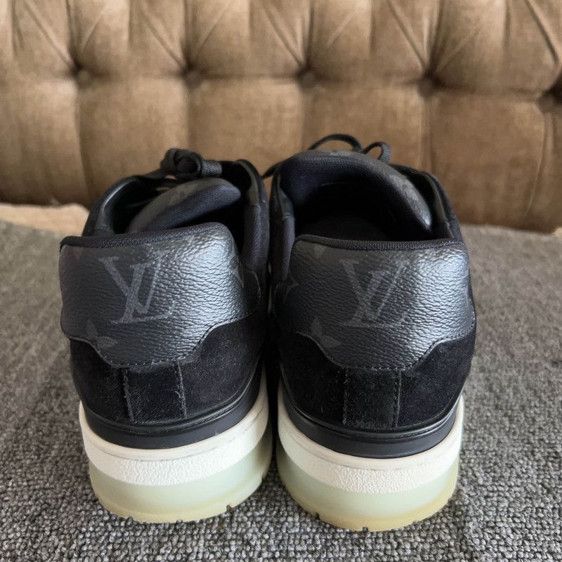 Louis Vuitton Louis Vuitton Trainer Low Top Men's Sneakers - Size US 10.5 / EU 43-44 - 3 Thumbnail