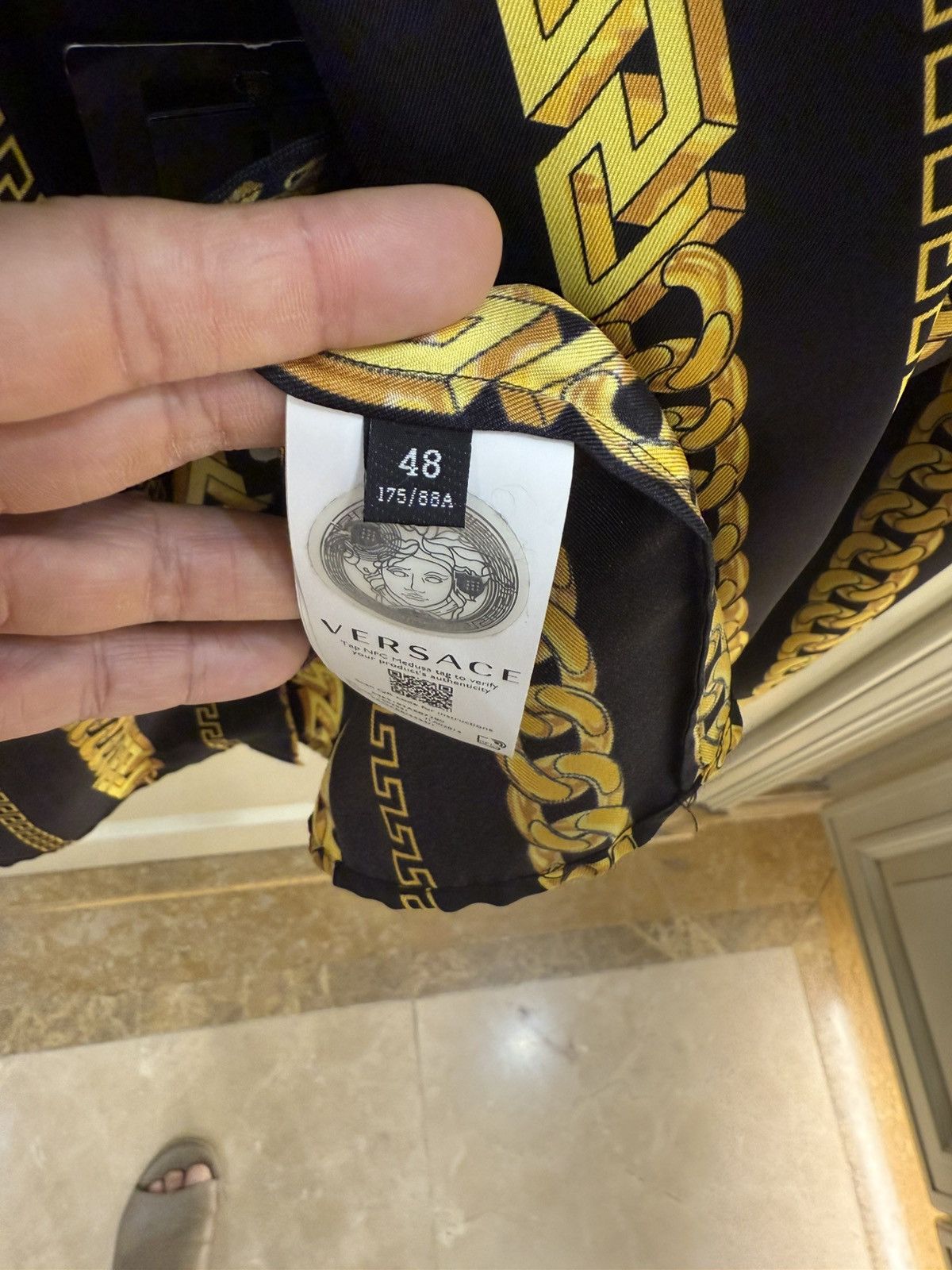 Versace golden chain print shirt size 48 Size US M / EU 48-50 / 2 - 7 Thumbnail