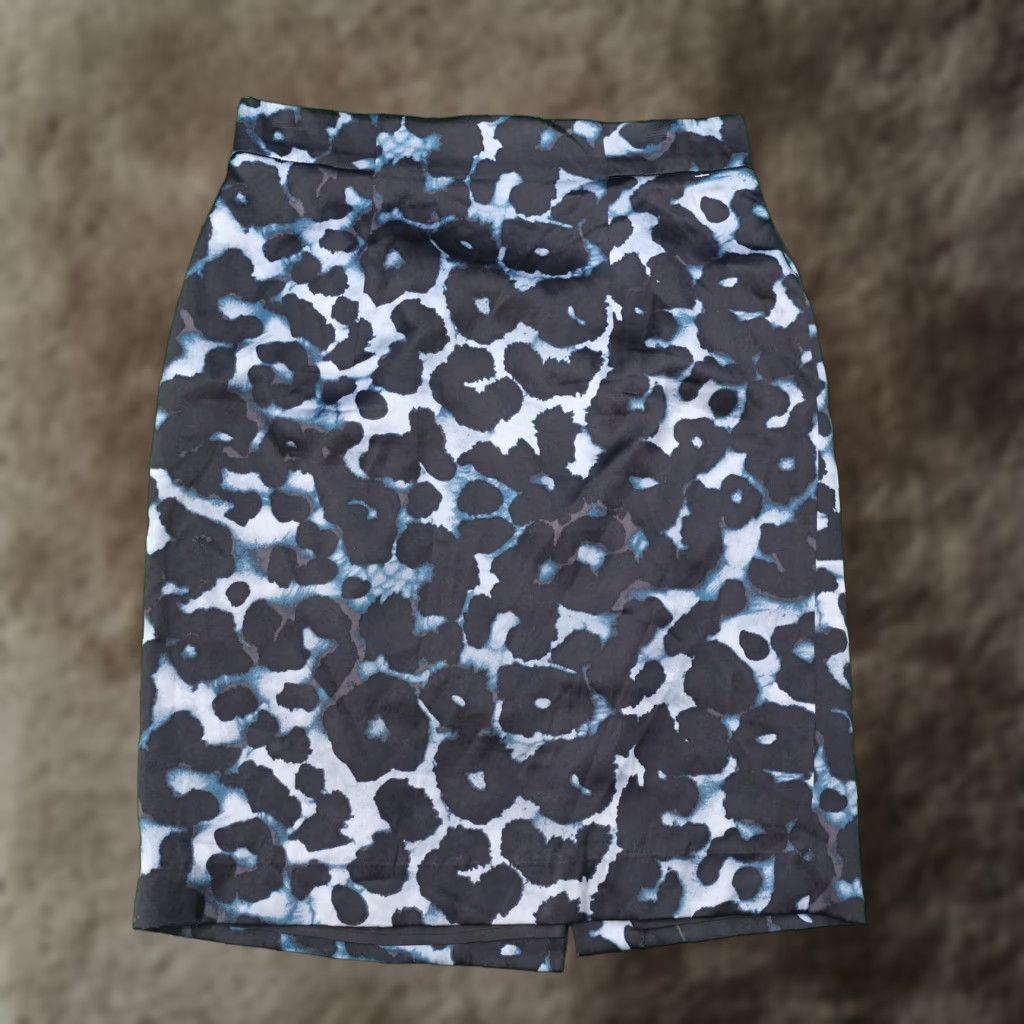 Ann Taylor ANN TAYLOR Multicolor Silk Blend Pencil Skirt Womens Size 2P Size 26" / US 2 / IT 38 - 1 Thumbnail