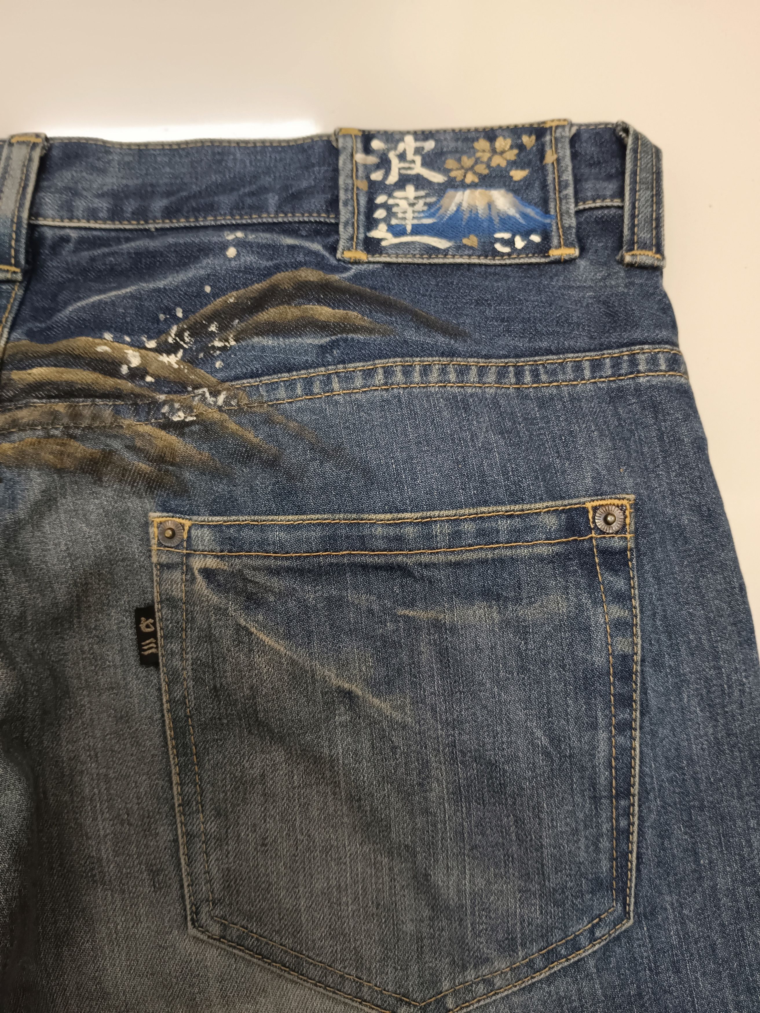 Japanese Brand Japanese Naminori Tatsujin Distressed Paint Koi Fish Jeans Size US 36 / EU 52 - 8 Thumbnail