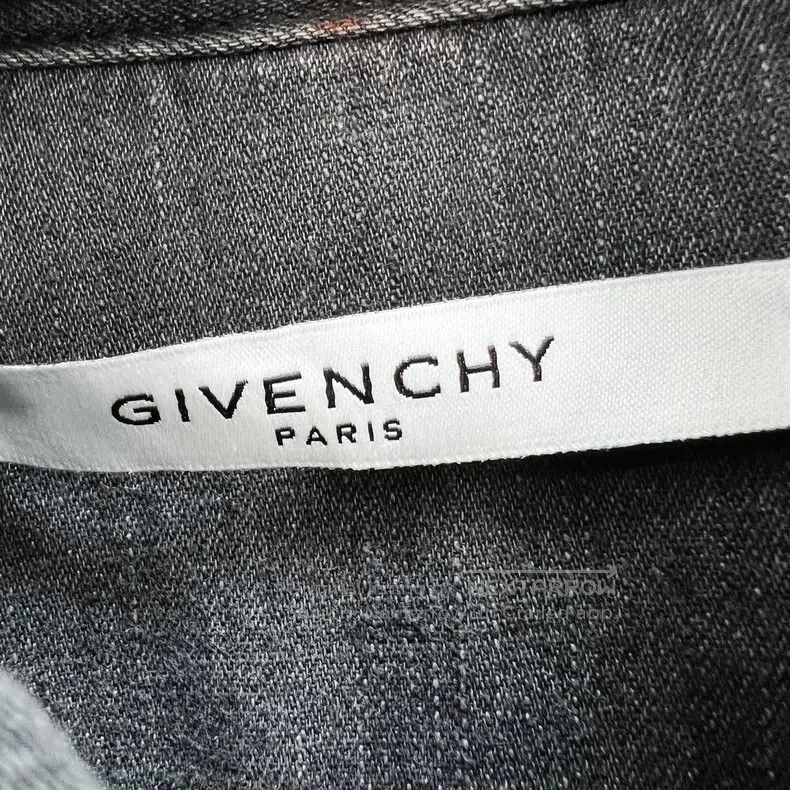 Givenchy Givenchy Destroyed Washed Denim Shirt (Size 36) Size US L / EU 52-54 / 3 - 5 Thumbnail
