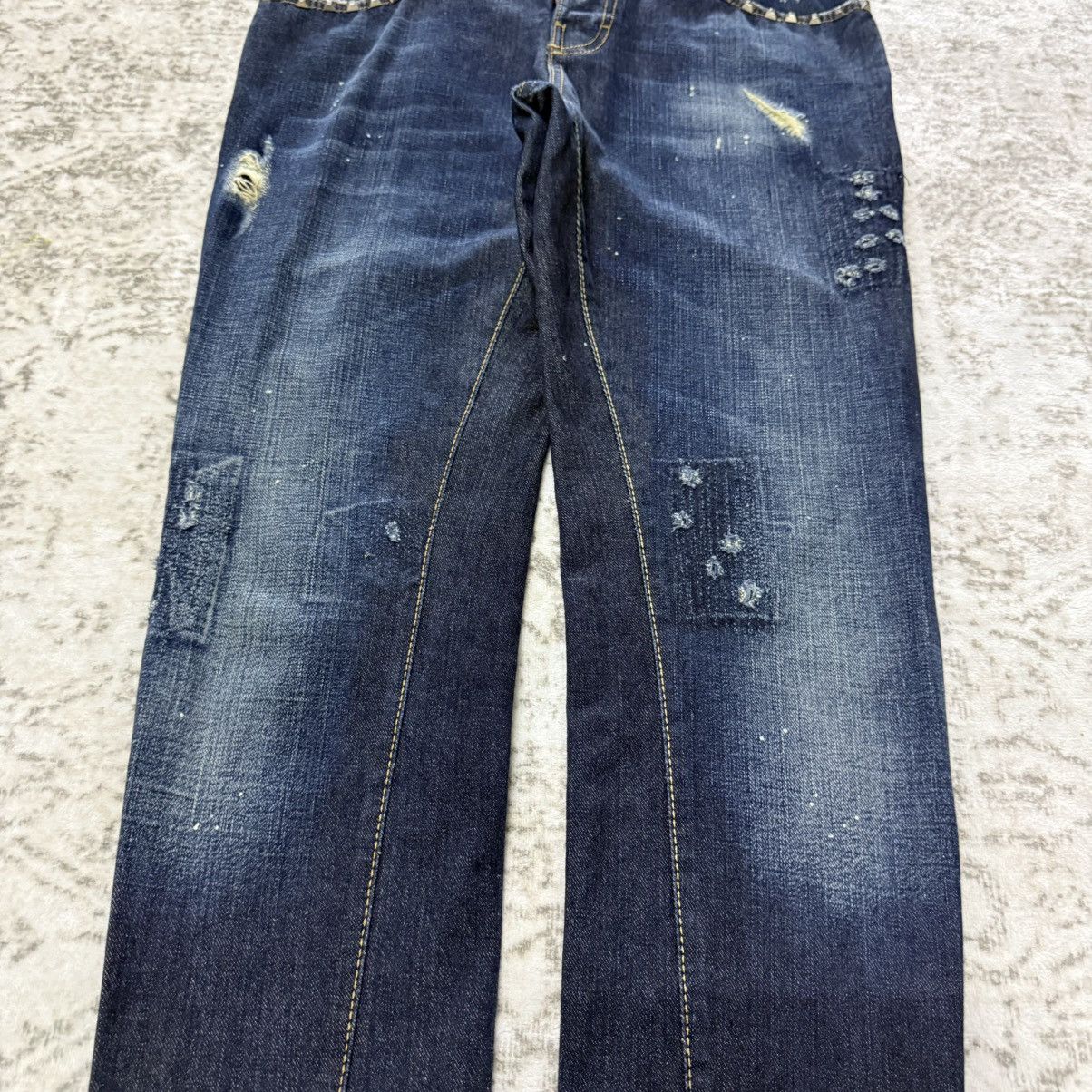 Dsquared2 2000s Dsquared2 Distressed Studded Carrot Cut Denim Pants Size US 30 / EU 46 - 4 Thumbnail