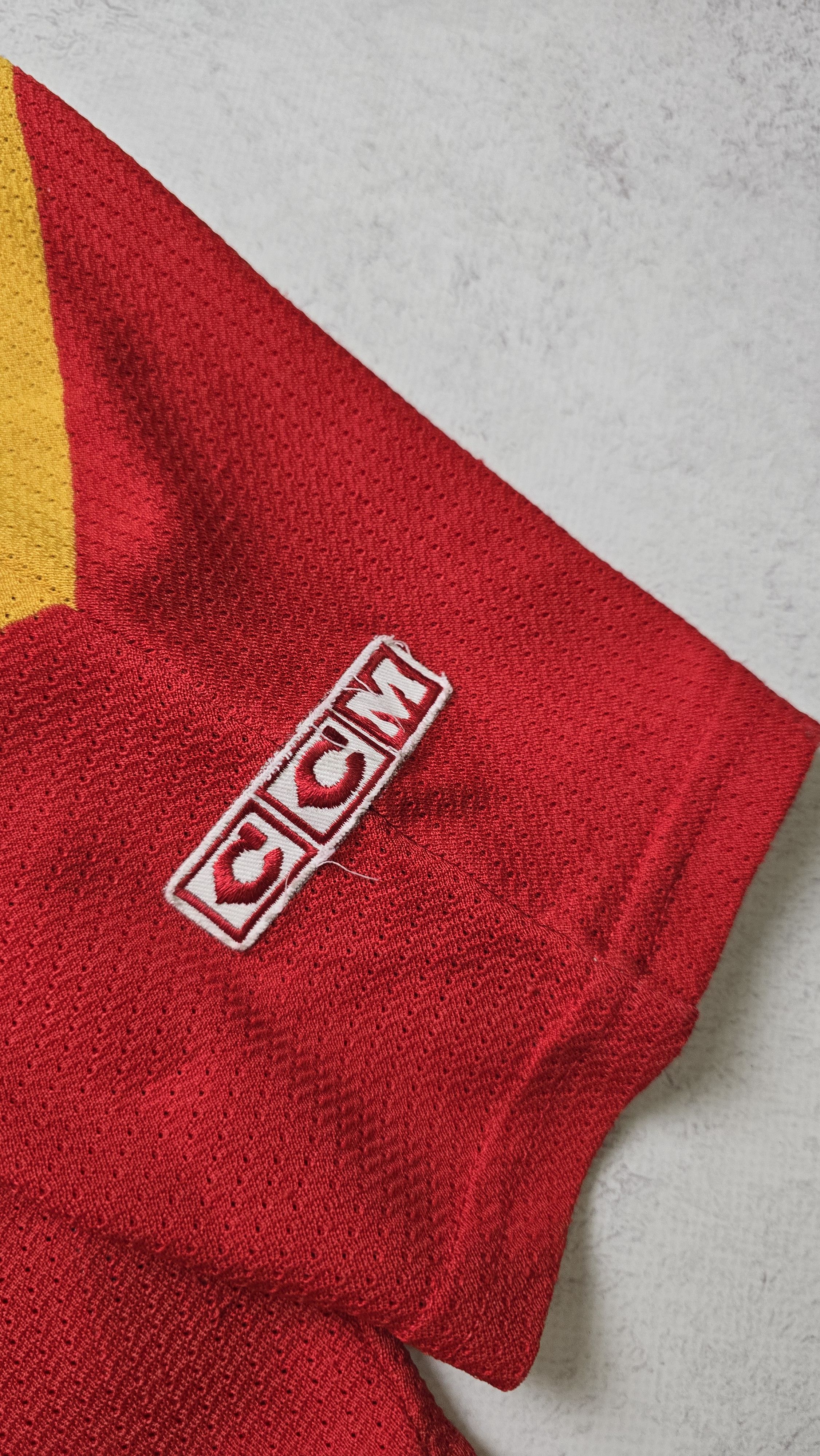 Ccm VTG CCM Air-Knit Calgary Flames Dolan #1 NHL Hockey Jersey Size US M / EU 48-50 / 2 - 18 Thumbnail