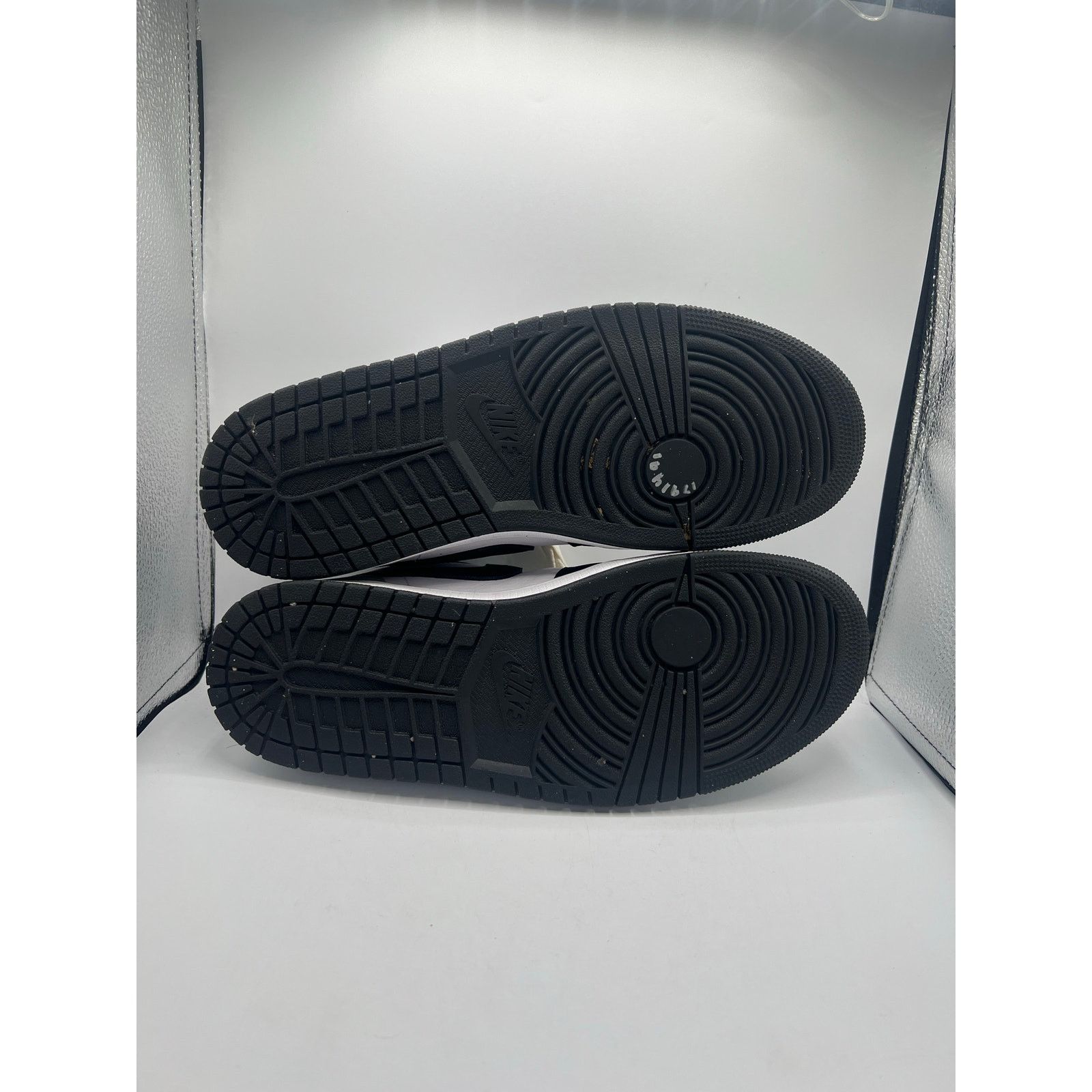 Jordan Brand Air Jordan 1 Low SE “White Black Matte Silver” size 10 men’s Size US 10 / EU 43 - 5 Thumbnail