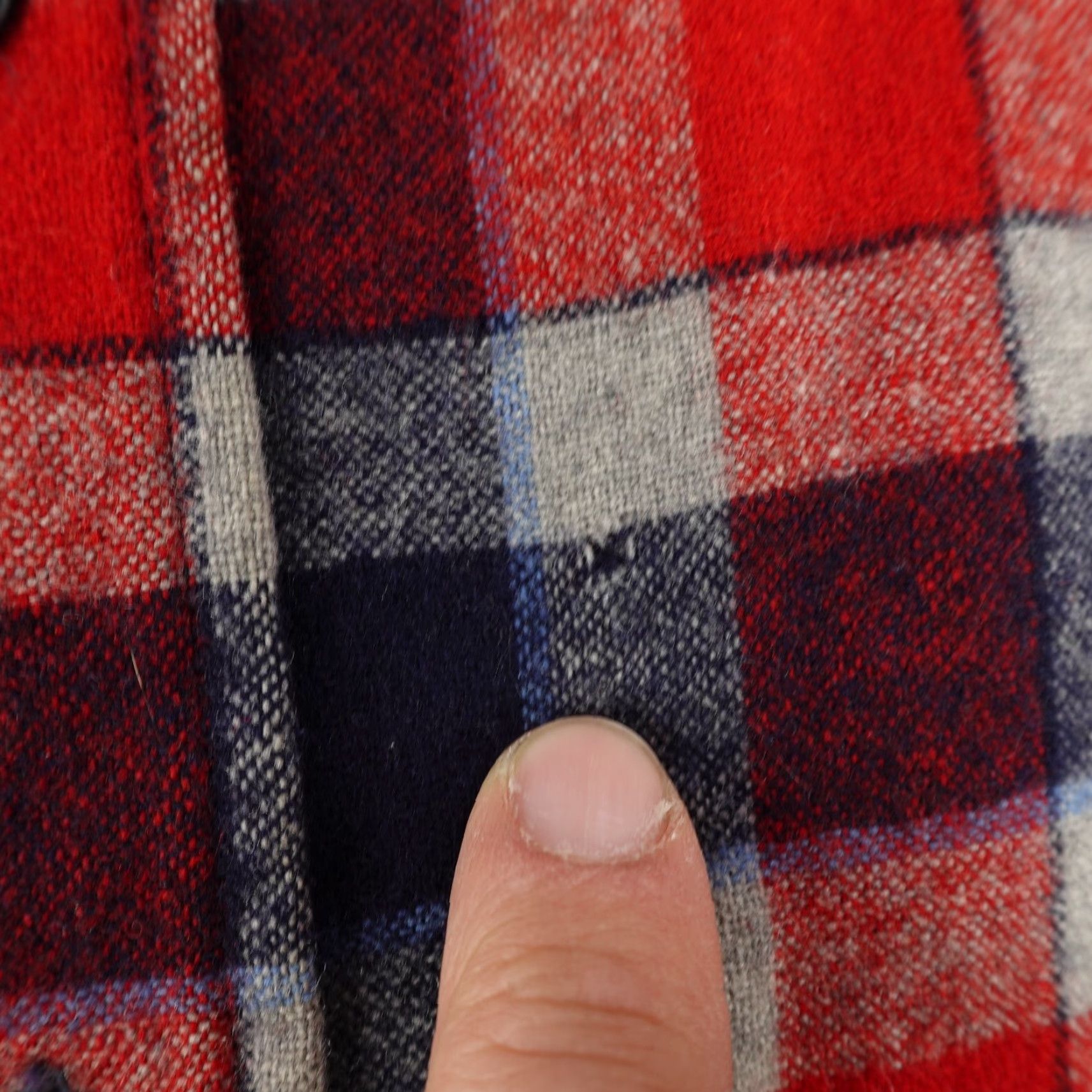 Pendleton VINTAGE Pendleton Shirt Mens Medium Plaid Wool Flannel Button-Up 70s 80s Casual Workwear Mens Size US M / EU 48-50 / 2 - 5 Thumbnail