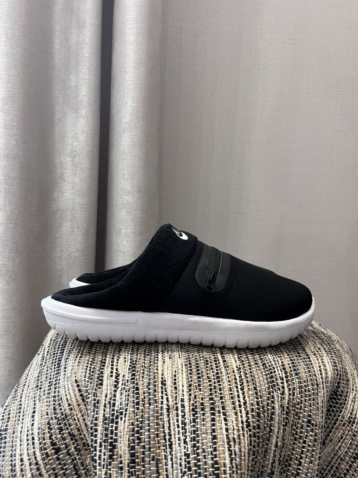 Nike × Vintage Nike Burrow Slide Fleece Outdoor Slipper Black Unisex Size US 8 / EU 41 - 5 Thumbnail
