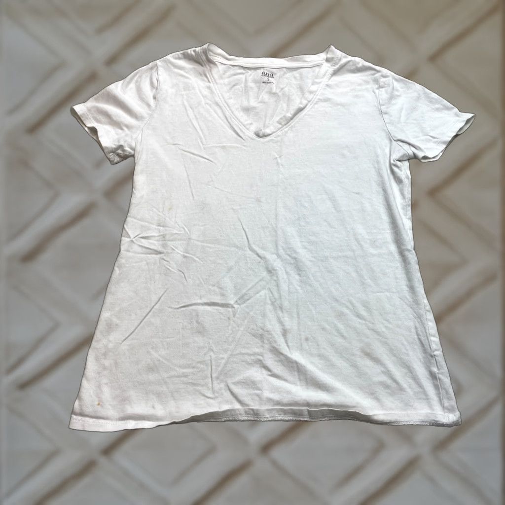 Vintage A New Day T-Shirt Womens Small White Short Sleeve V Neck Basic Solid Tee Size S / US 4 / IT 40 - 1 Thumbnail