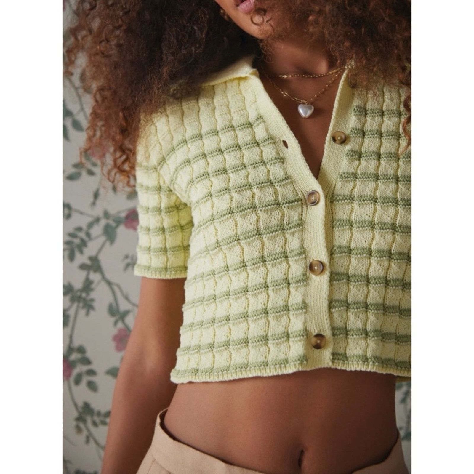 Urban Outfitters Urban Outfitters Kimchi Blue Oliver Button-Down Sweater S Size S / US 4 / IT 40 - 14 Thumbnail