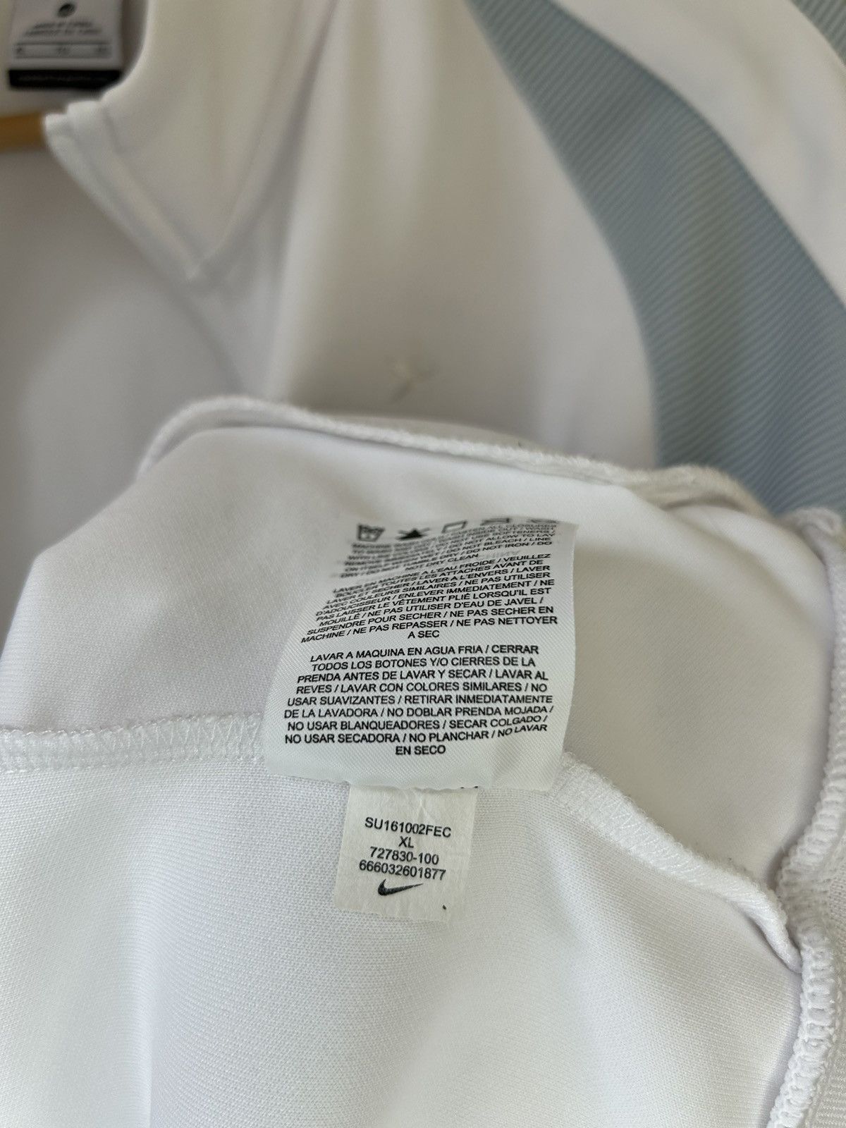 Nike Vintage Nike England 2010 Retro Zip Up Jacket Size US XL / EU 56 / 4 - 10 Thumbnail