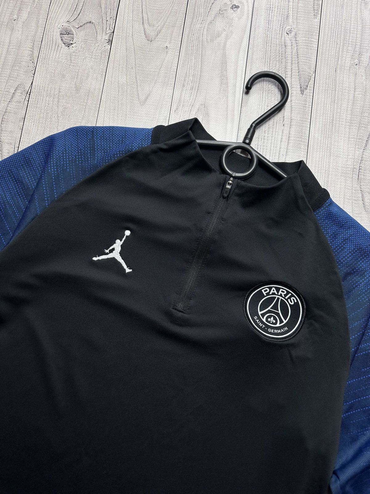 Jordan Brand Jordan PSG soccer sweatshirt logo size M rare Size US M / EU 48-50 / 2 - 3 Thumbnail