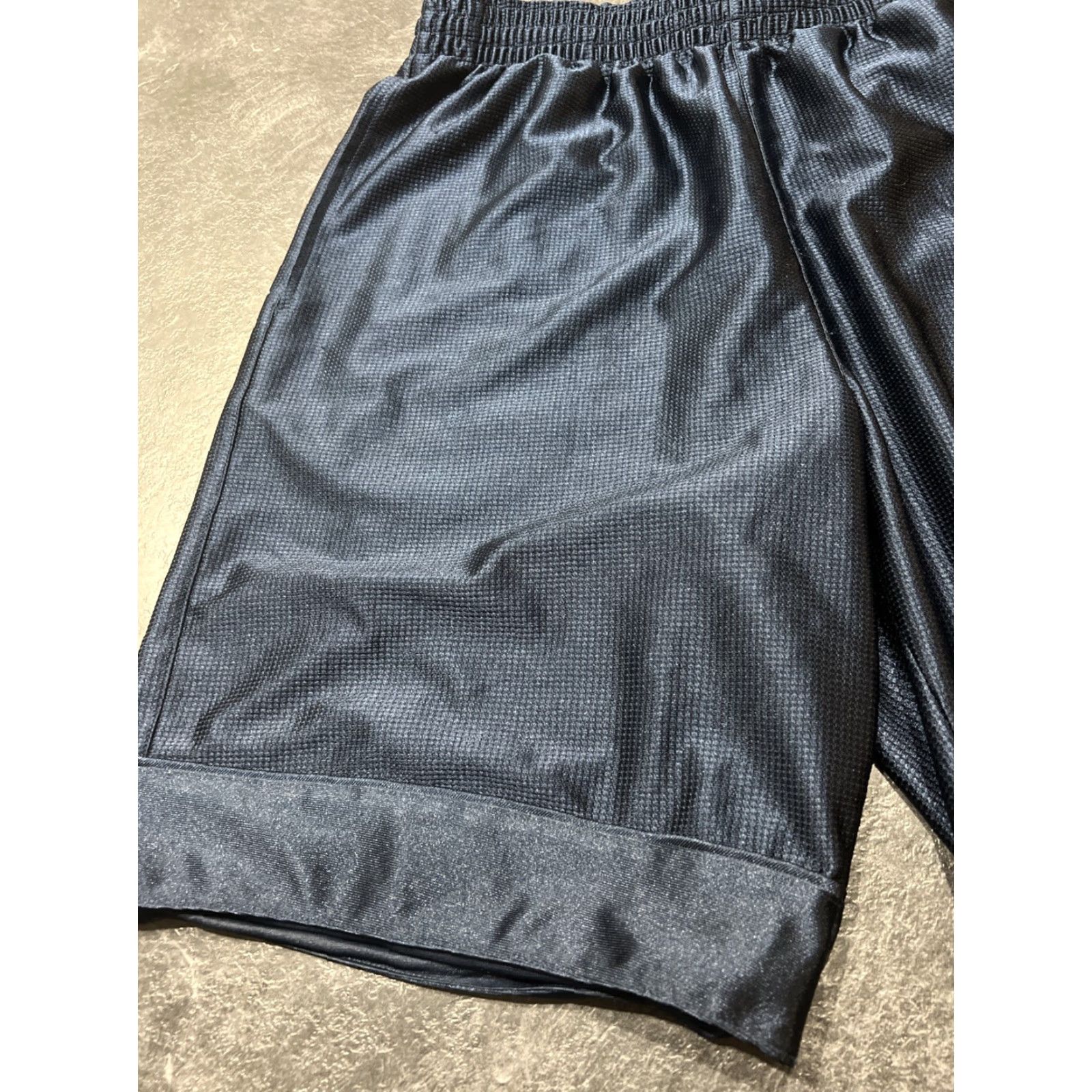 Nike AUTHENTIC NIKE REVERSIBLE NAVY BLUE BASKETBALL SHORTS M GEOMETRIC ACTIVEWEAR MENS Size US 31 - 3 Thumbnail