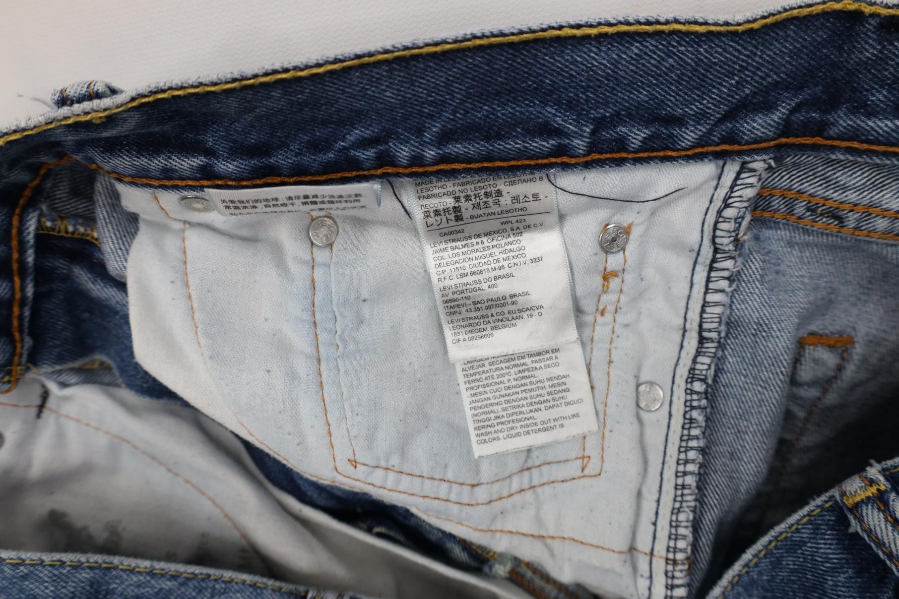 Levi's Vintage Y2K Levis 505 Regular Straight Leg Denim Jeans Size US 35 - 7 Thumbnail