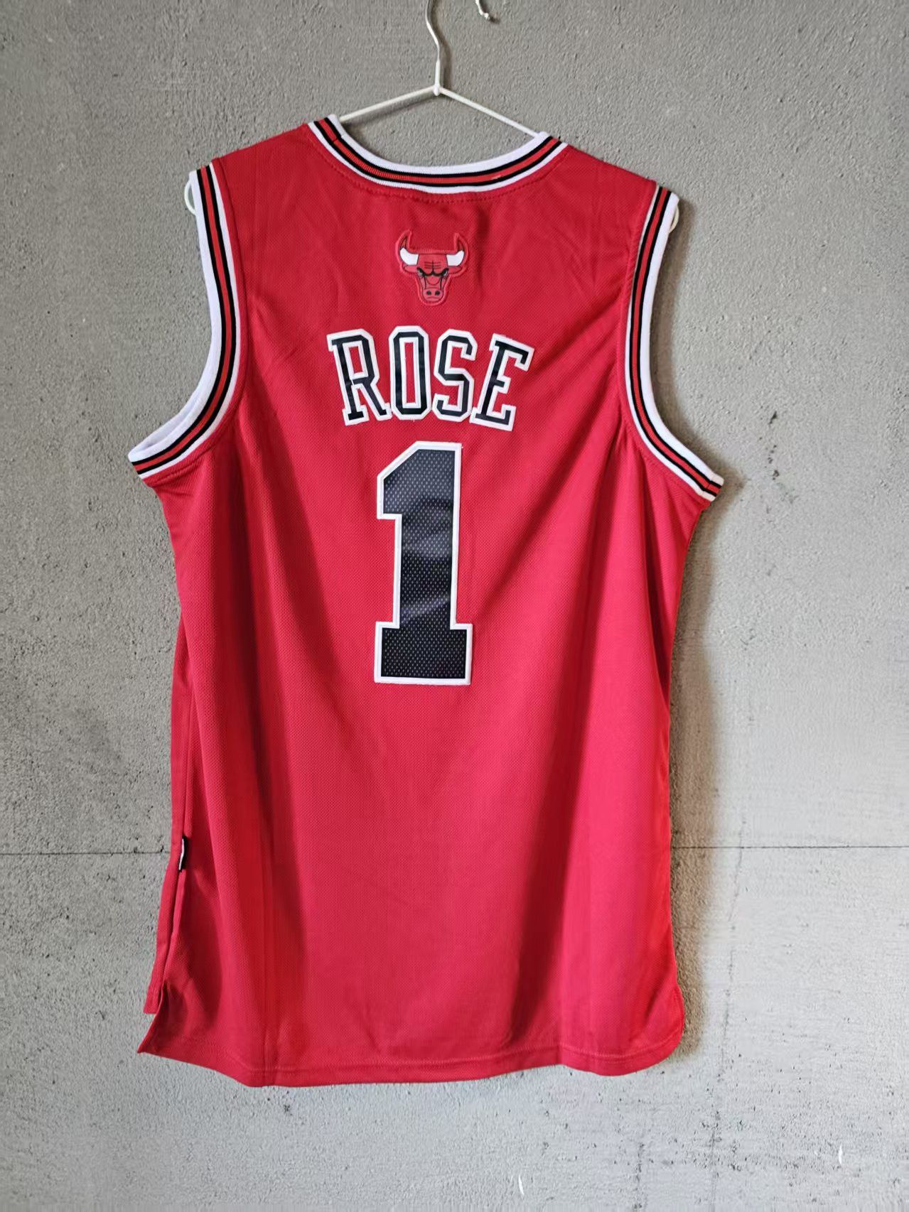 NBA Bulls 1 Derrick Rose Jersey Red L Size US L / EU 52-54 / 3 - 2 Thumbnail