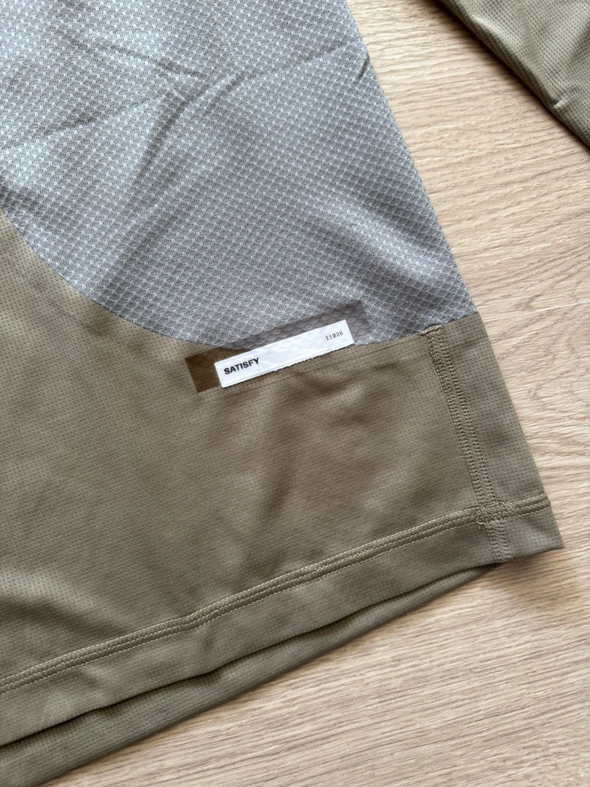 Satisfy Satisfy Running AuraLite Tech Army Green Long Sleeve Size US L / EU 52-54 / 3 - 2 Thumbnail