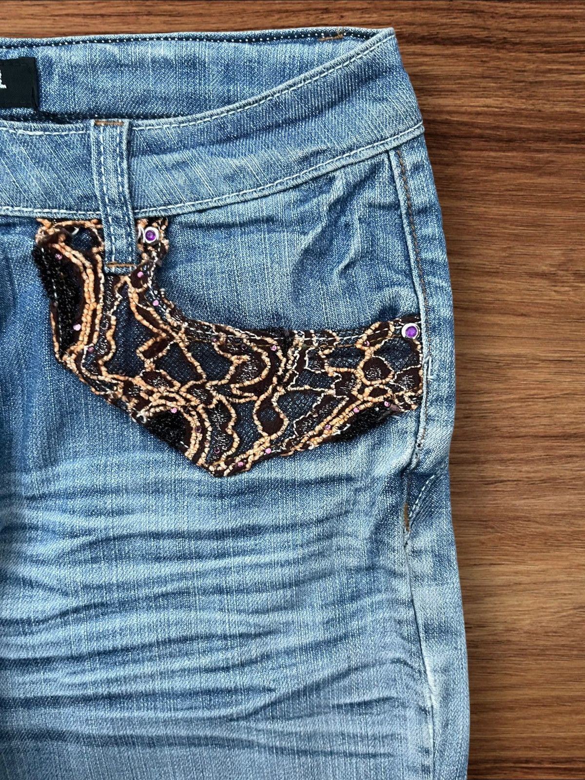 Japanese Brand Vintage Japanese Brand Snake Design Pocket Wide Flare Jeans Size 28" / US 6 / IT 42 - 6 Thumbnail