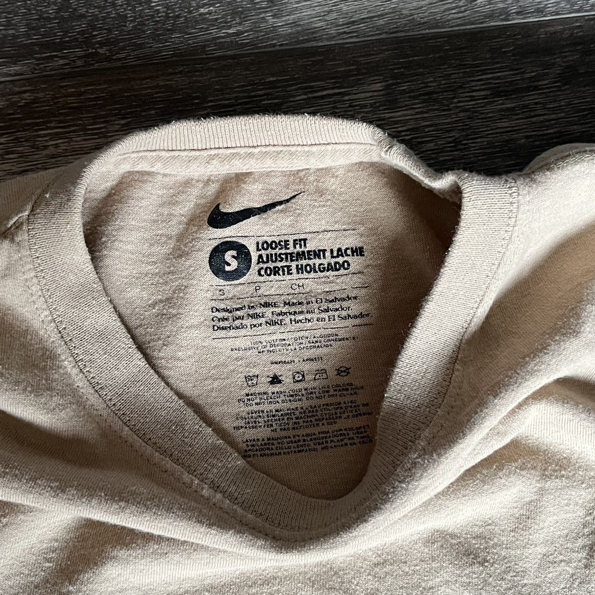 Nike Vintage 2000s Nike Basic Swoosh Logo Beige Loose Fit T Shirt Size US S / EU 44-46 / 1 - 4 Thumbnail