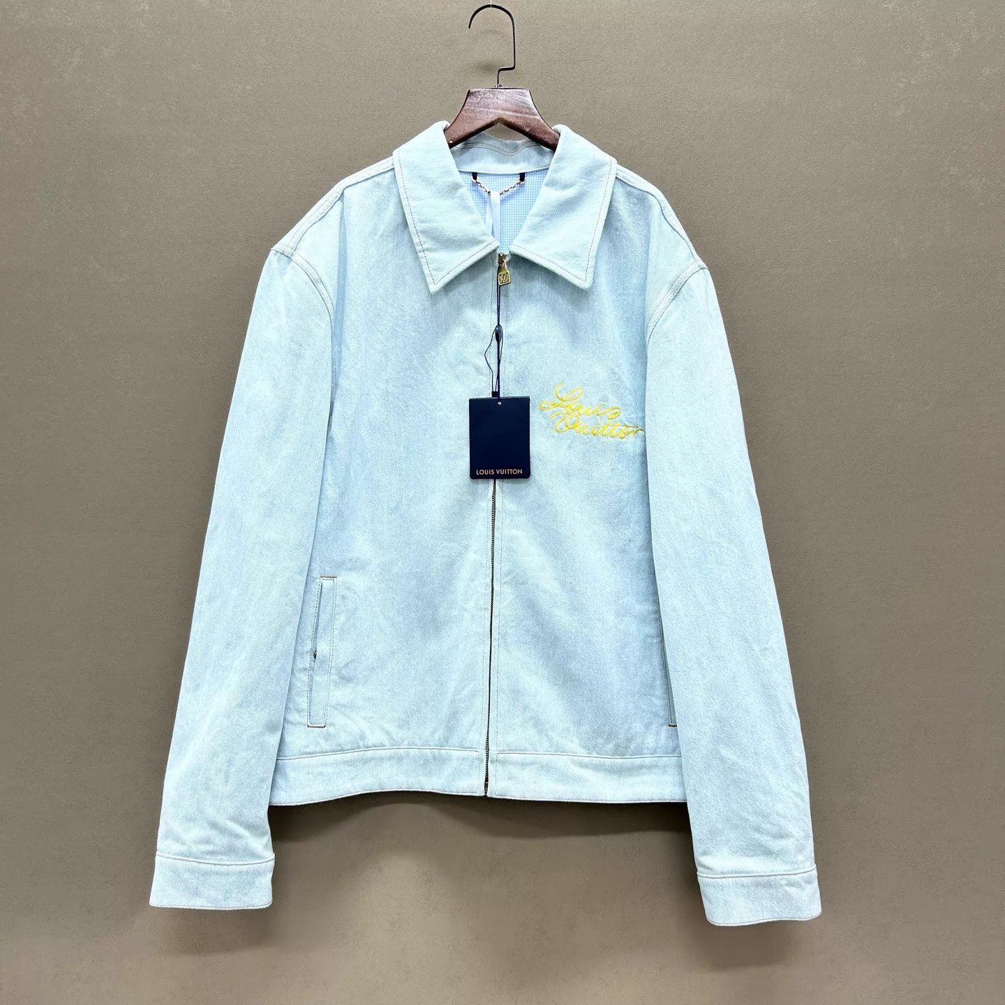 Louis Vuitton Louis Vuitton 26ss Embroidered Logo Denim Jacket 52 New Size US L / EU 52-54 / 3 - 1 Thumbnail
