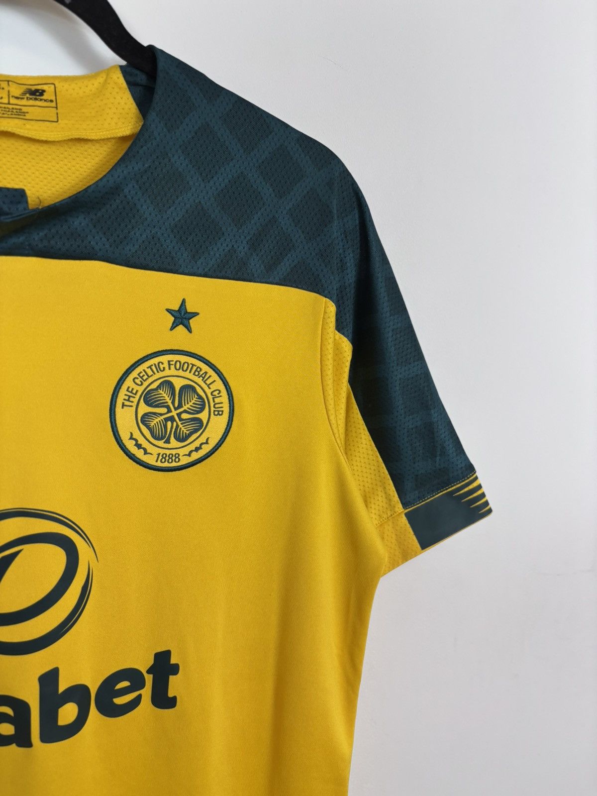 New Balance New Balance Celtic 2019/2020 Away Football Soccer Jersey Size US S / EU 44-46 / 1 - 8 Thumbnail