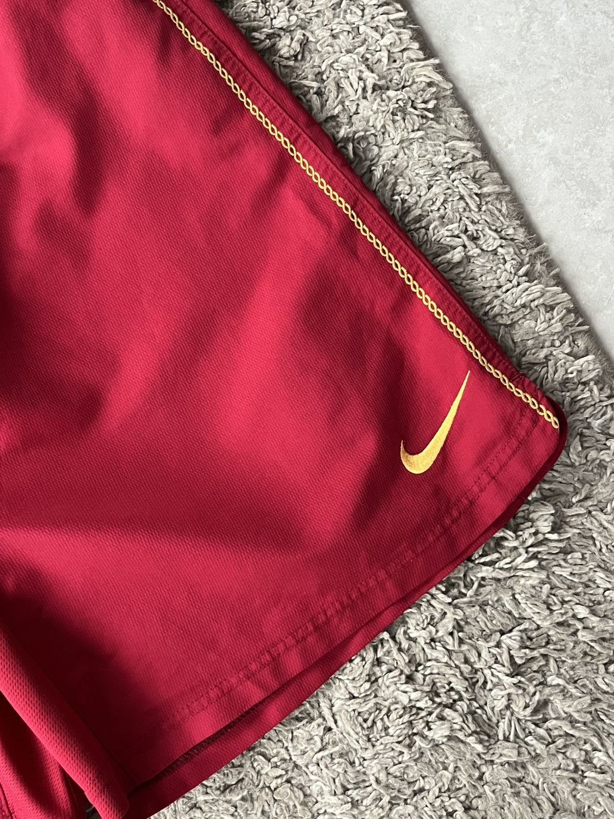 Nike Vintage Shorts Nike Soccer Football PORTUGAL NATIONAL Size US 30 / EU 46 - 4 Thumbnail