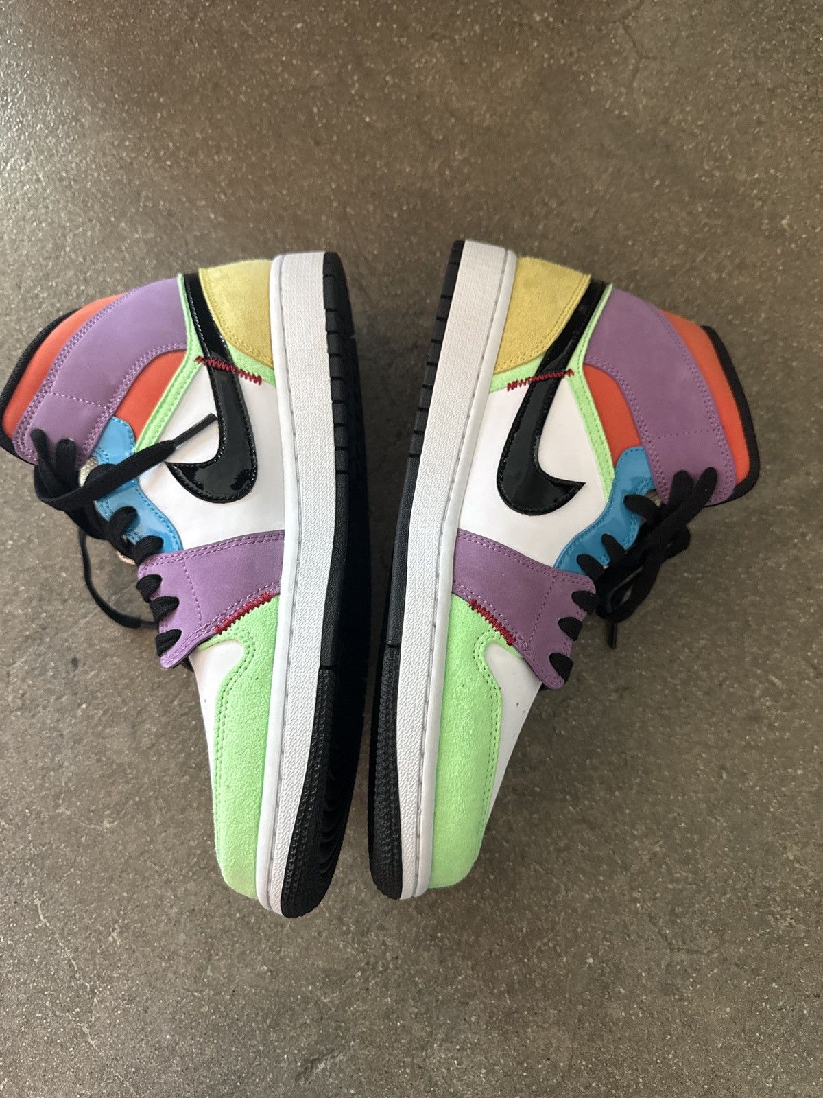Nike AIR JORDAN 1 MID SE- MULTICOLOR Size US 11 / EU 44 - 6 Thumbnail