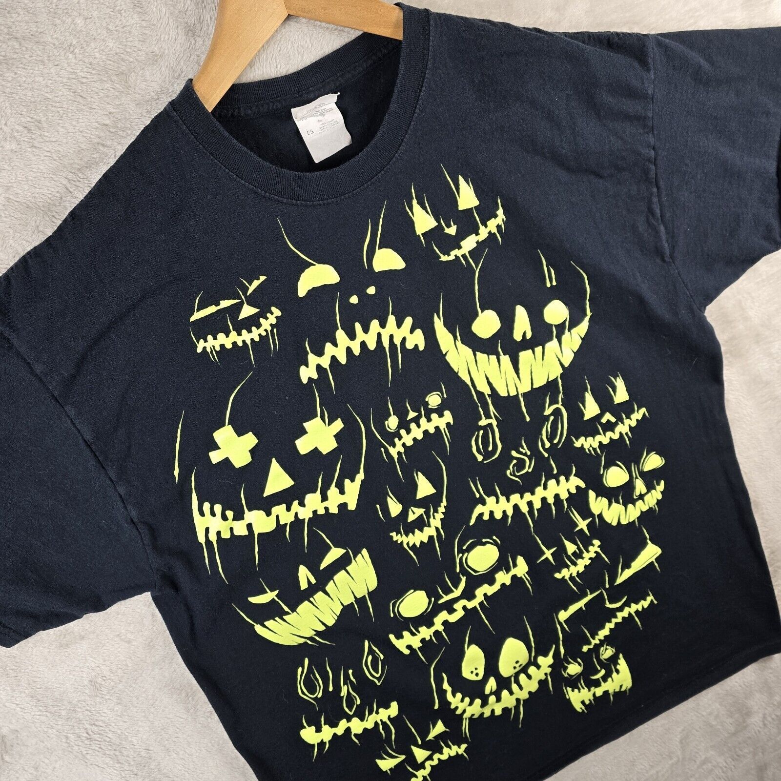 Fruit Of The Loom Vintage Jack O Lantern Black T Shirt Size XL Halloween Size US XL / EU 56 / 4 - 7 Thumbnail