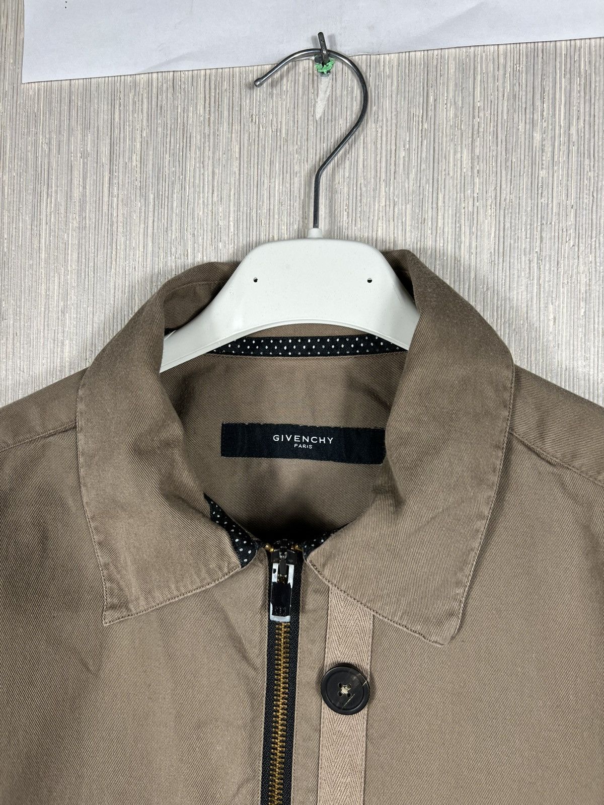 Givenchy Archival Givenchy zip overshirt jacket buttons shirt pockets Size US M / EU 48-50 / 2 - 7 Thumbnail