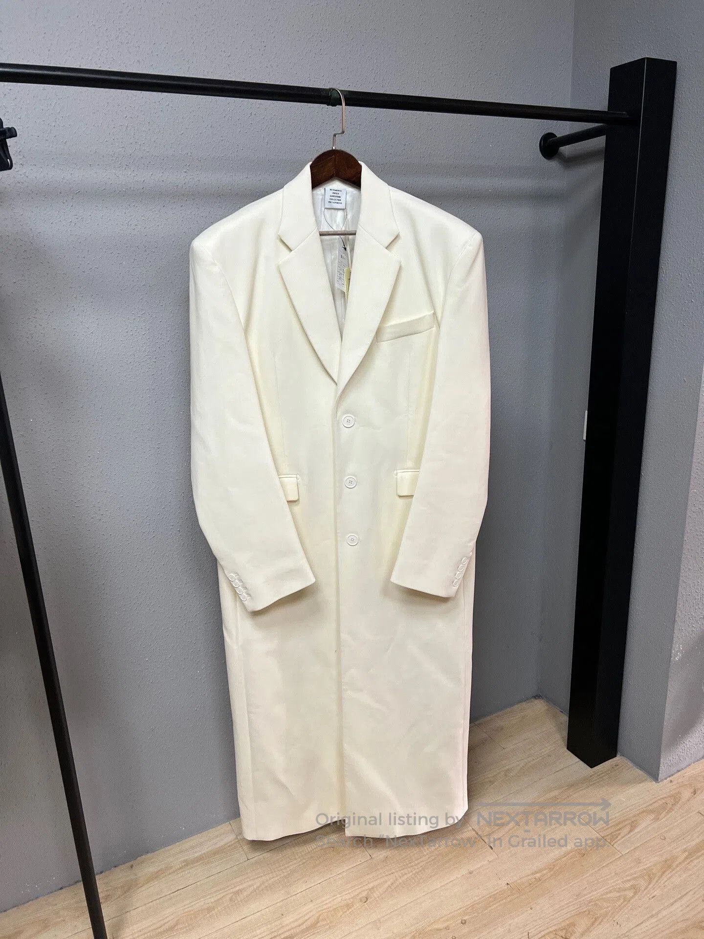 Vetements Vetements White Long Coat Size Small. Size S / US 4 / IT 40 - 1 Thumbnail